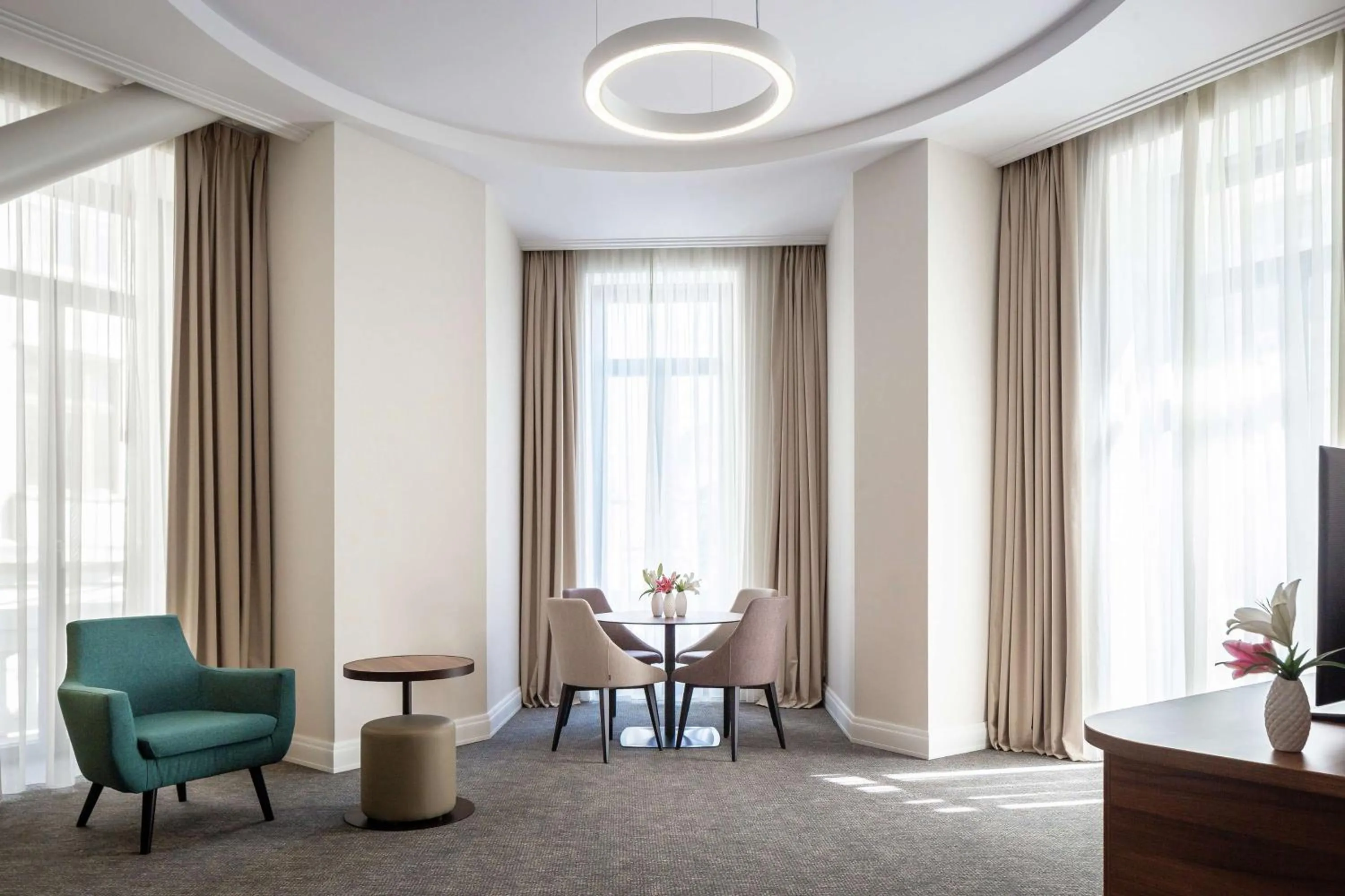 Living room in Hilton Garden Inn Bucharest Old Town