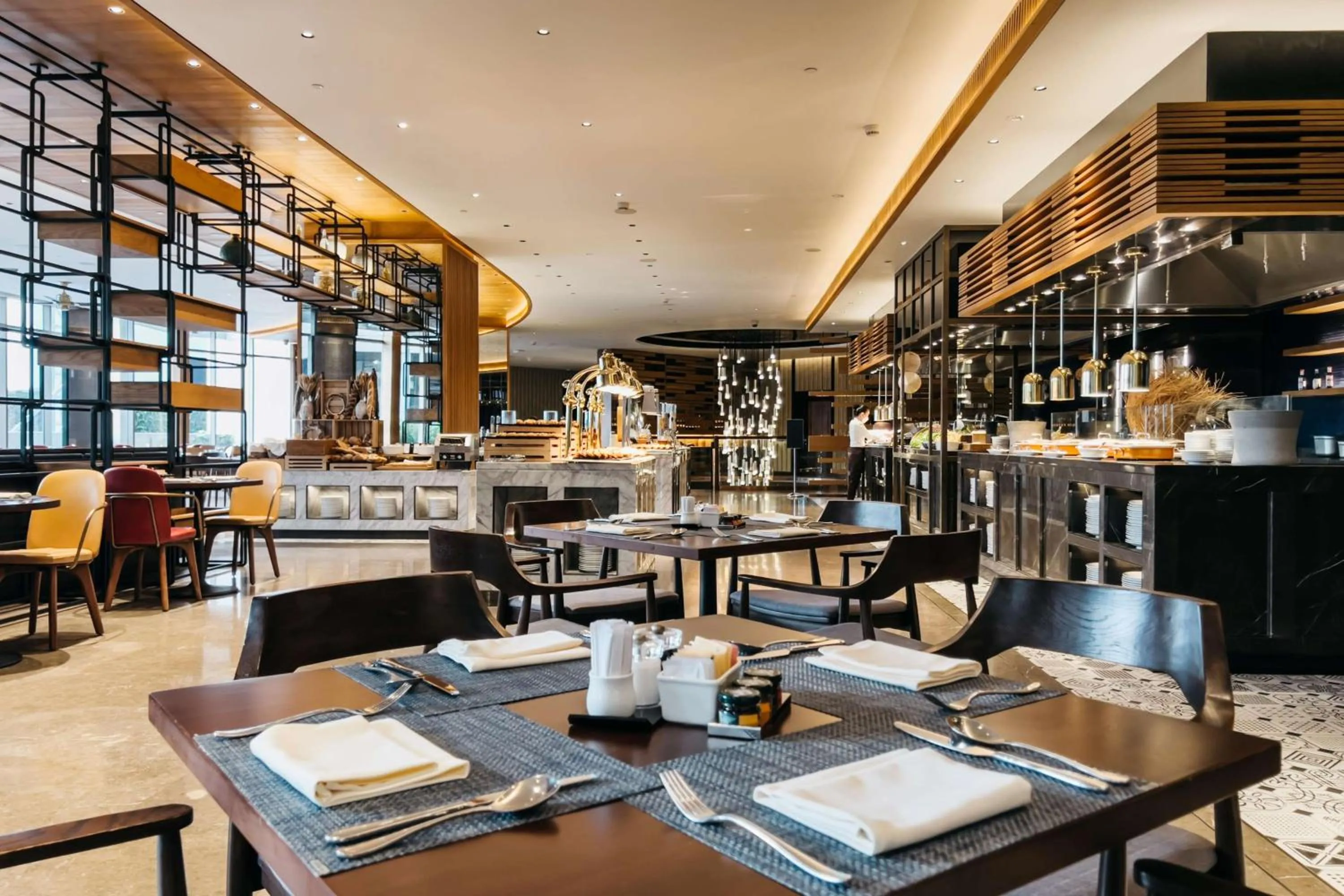 Restaurant/places to eat in Hilton Da Nang