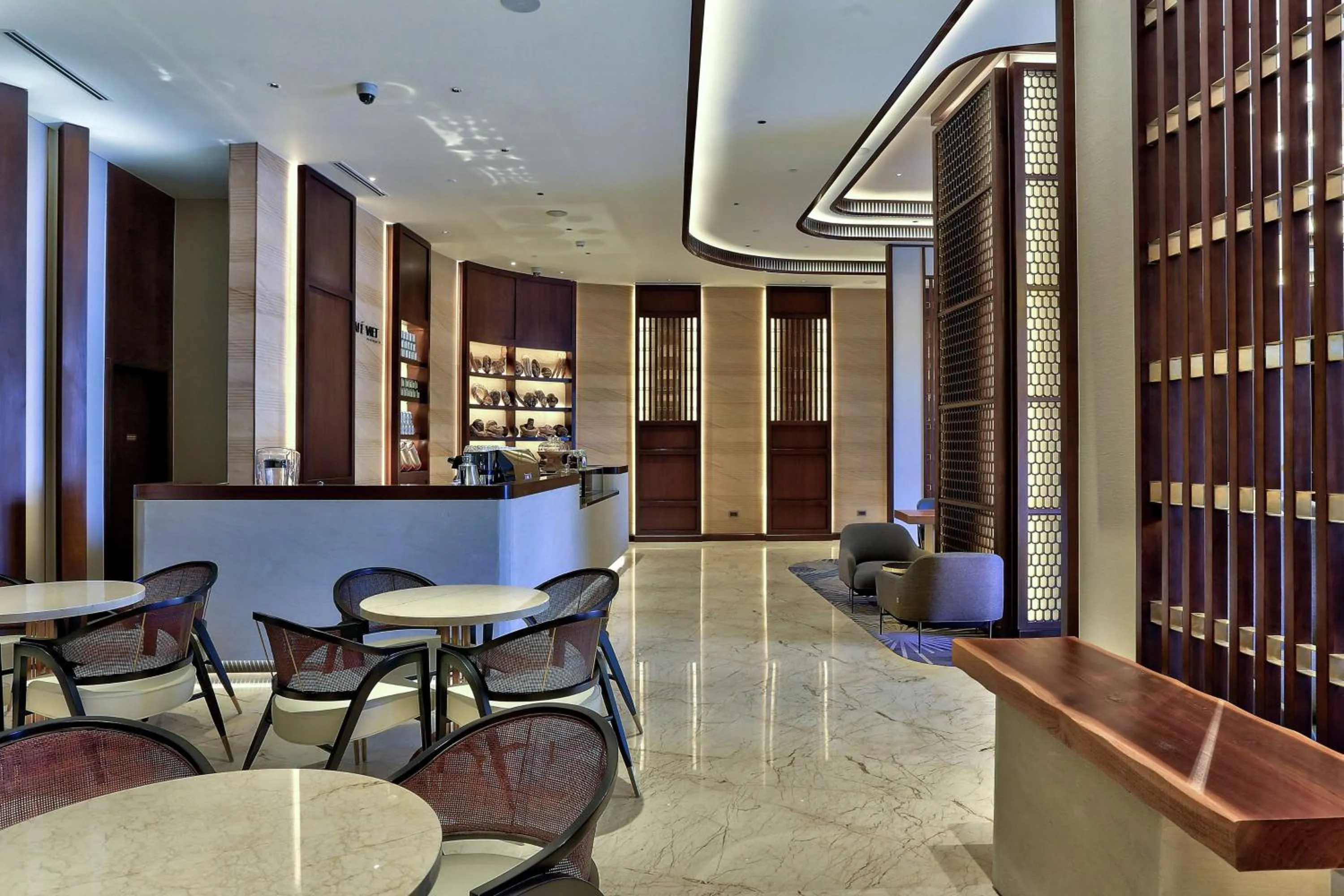 Restaurant/places to eat in Hilton Da Nang