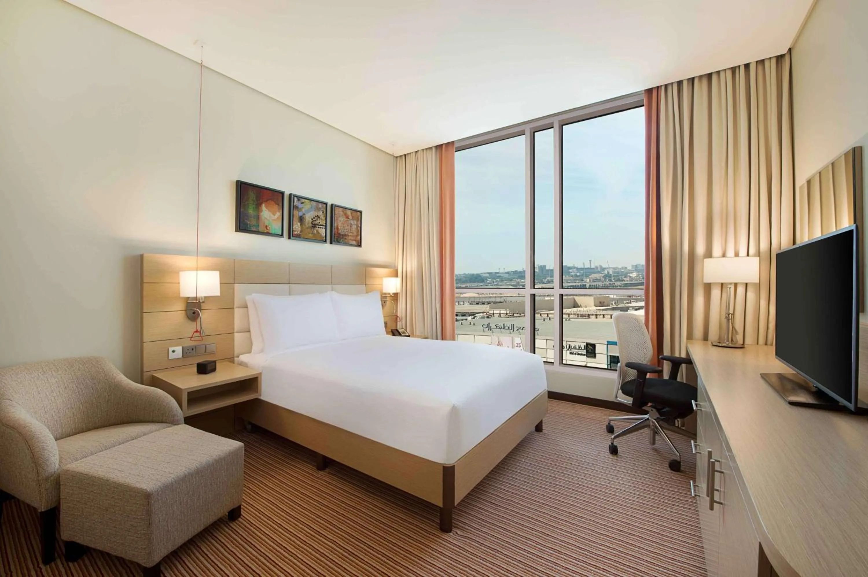 Bedroom, Bed in Hilton Garden Inn Al Khobar