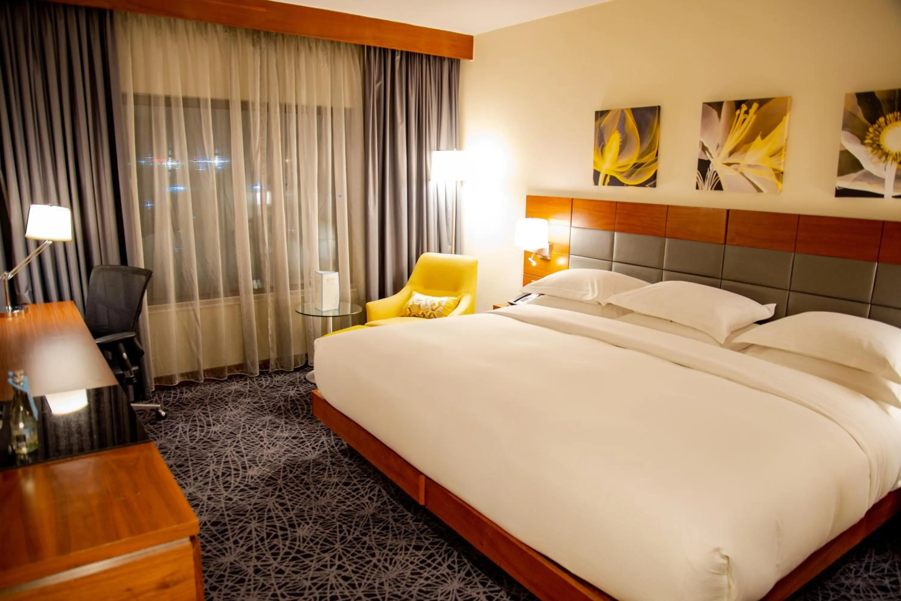 Photo of the whole room, Bed in Hilton Garden Inn Nairobi Airport