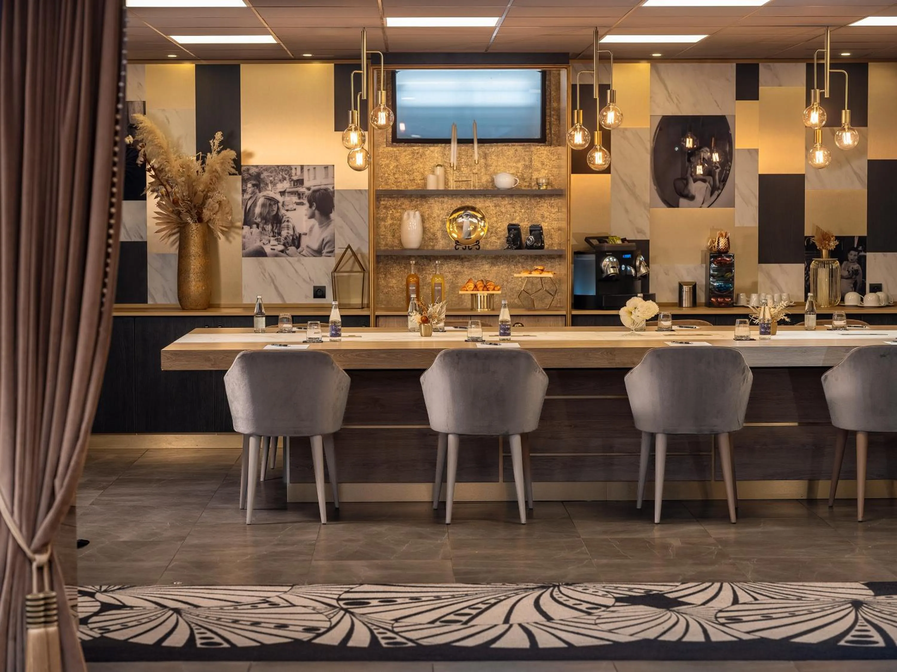 Meeting/conference room in Niepce Paris, Curio Collection By Hilton