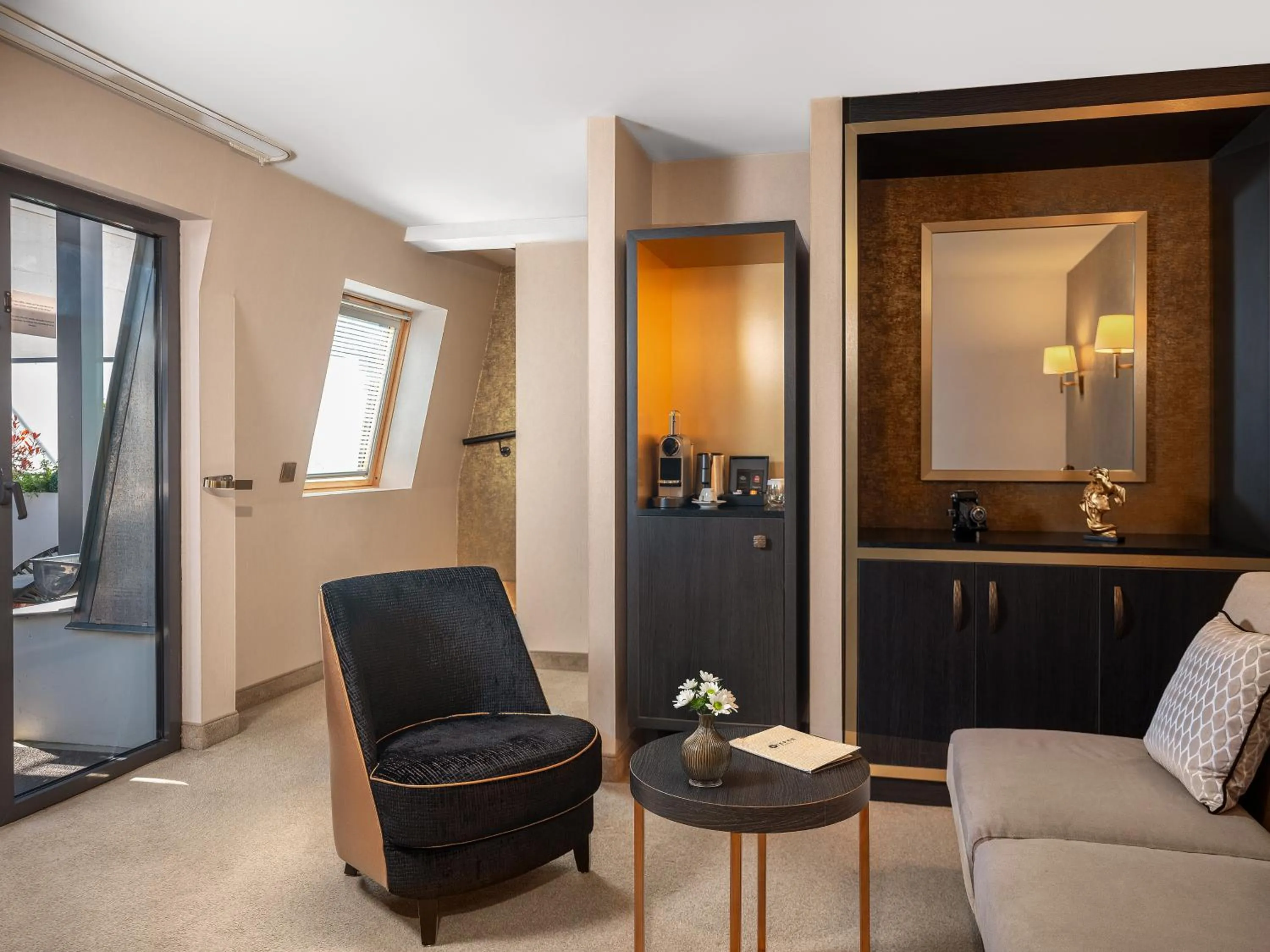 Niepce Paris, Curio Collection By Hilton