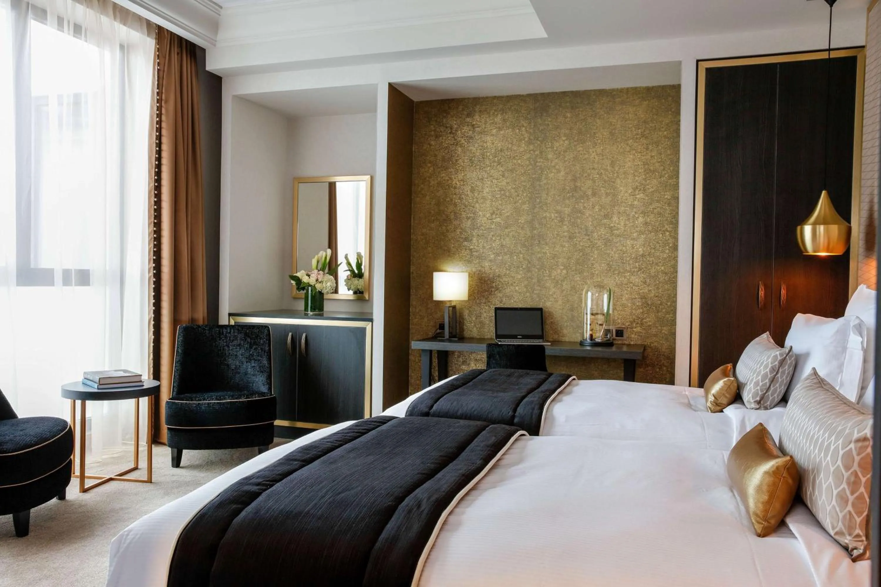 Privilege Twin Room in Niepce Paris, Curio Collection By Hilton