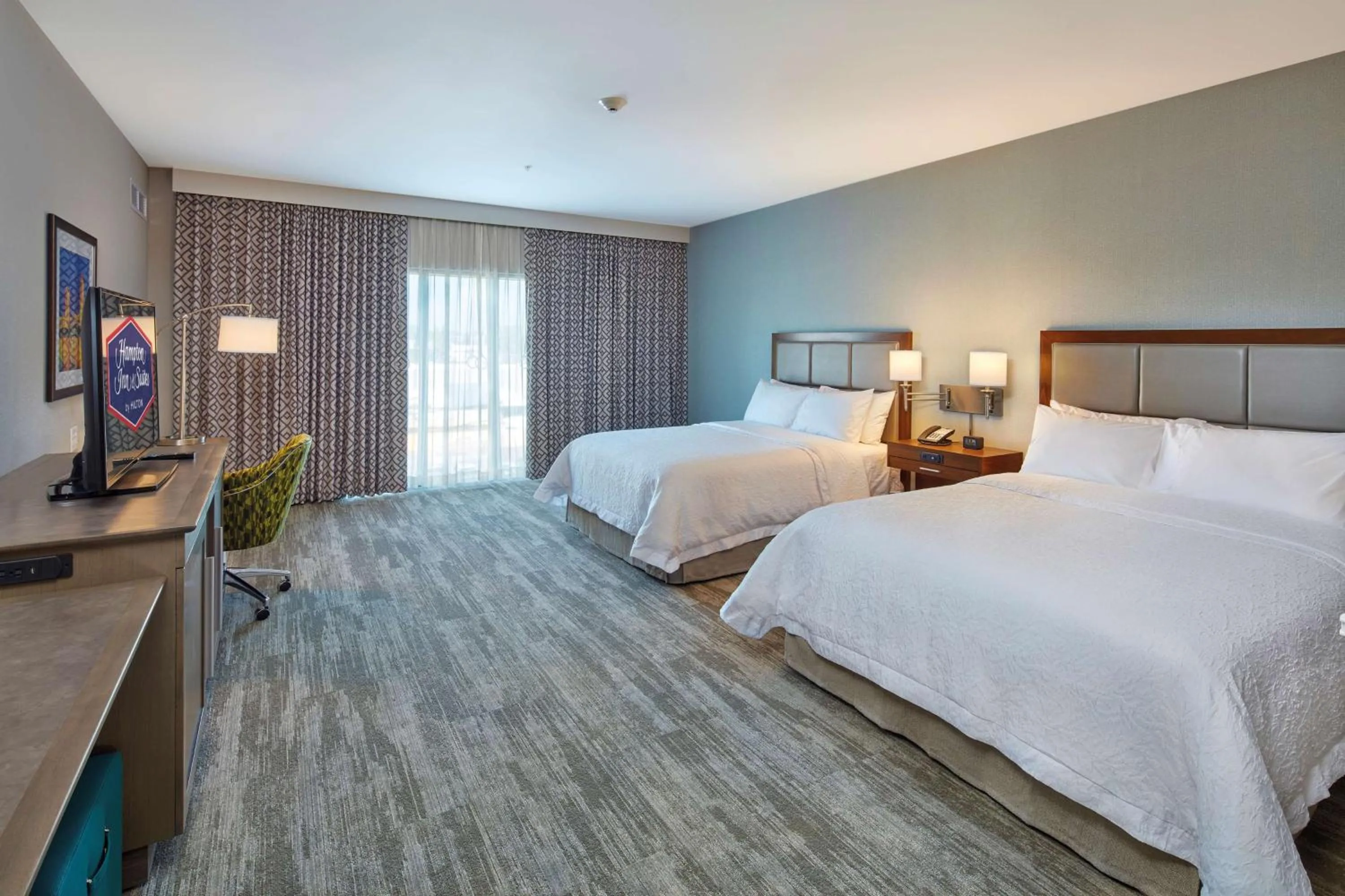 Bedroom, Bed in Hampton Inn & Suites Sacramento at CSUS