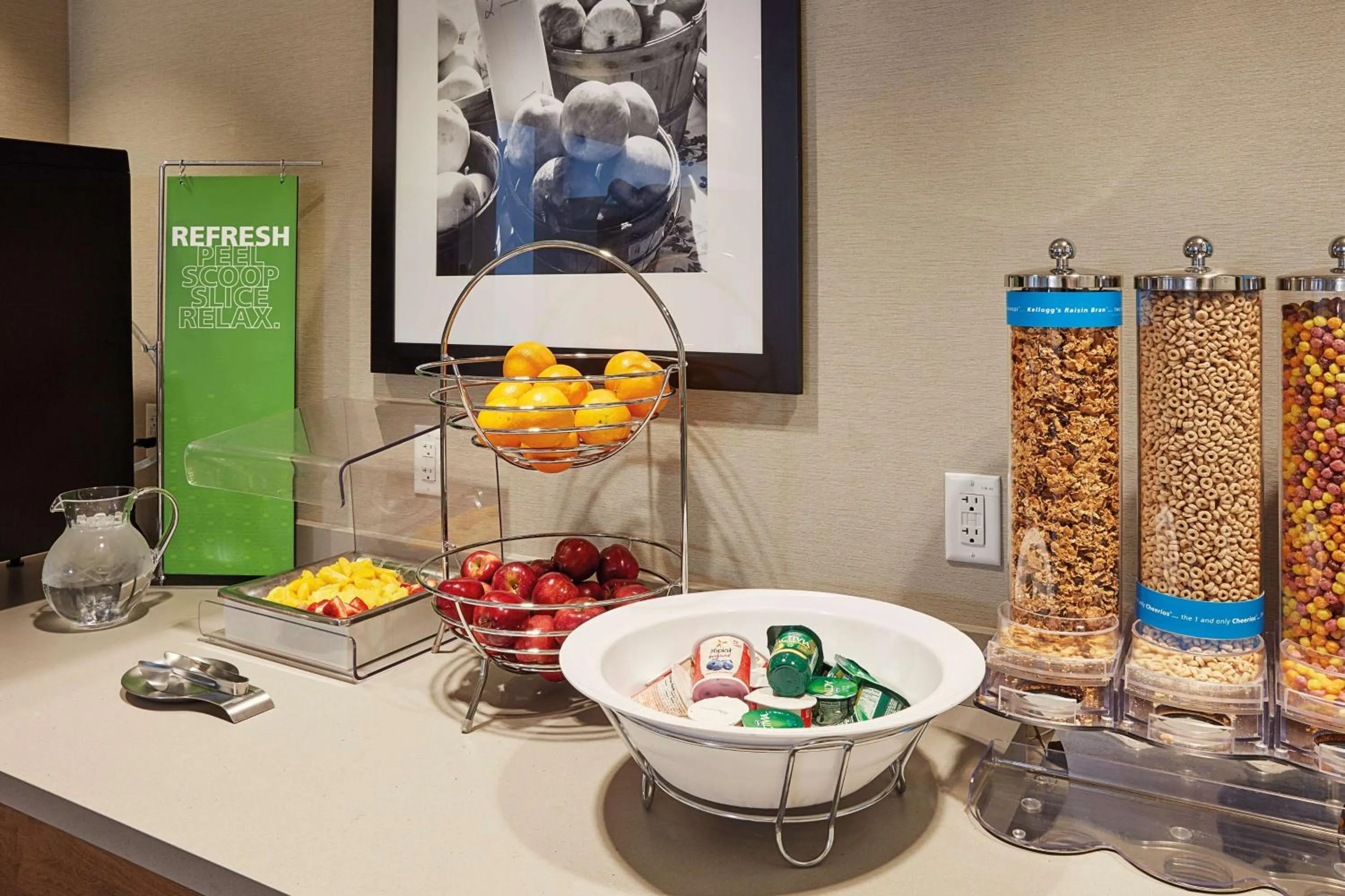 Restaurant/places to eat in Hampton Inn & Suites Sacramento at CSUS