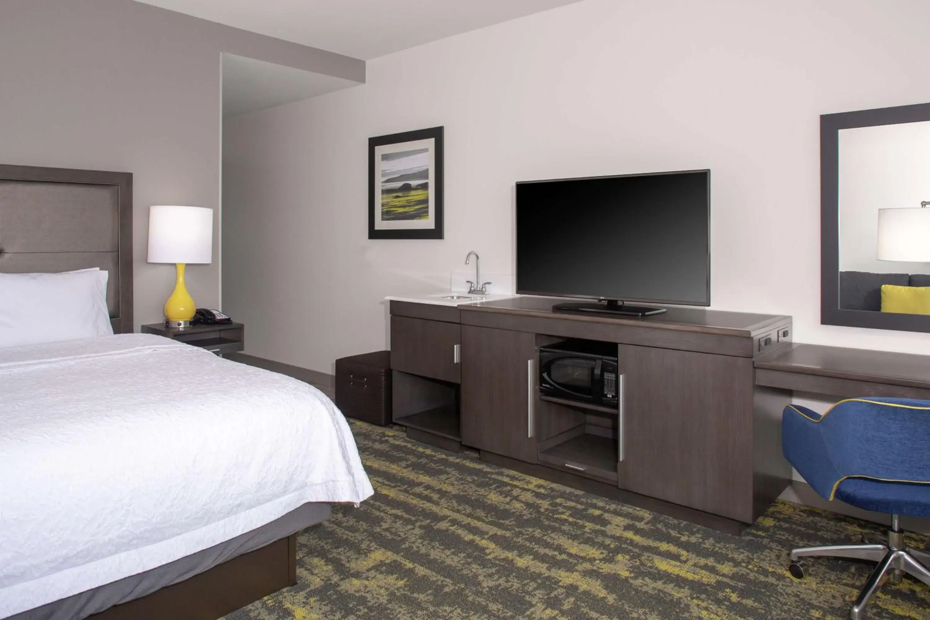 King Room with Sofa Bed - Hearing Accessible/Non-Smoking in Hampton Inn & Suites Irvine/Orange County Airport King Room with Sofa Bed - Hearing Accessible/Non-Smoking in Hampton Inn & Suites Irvine/Orange County Airport