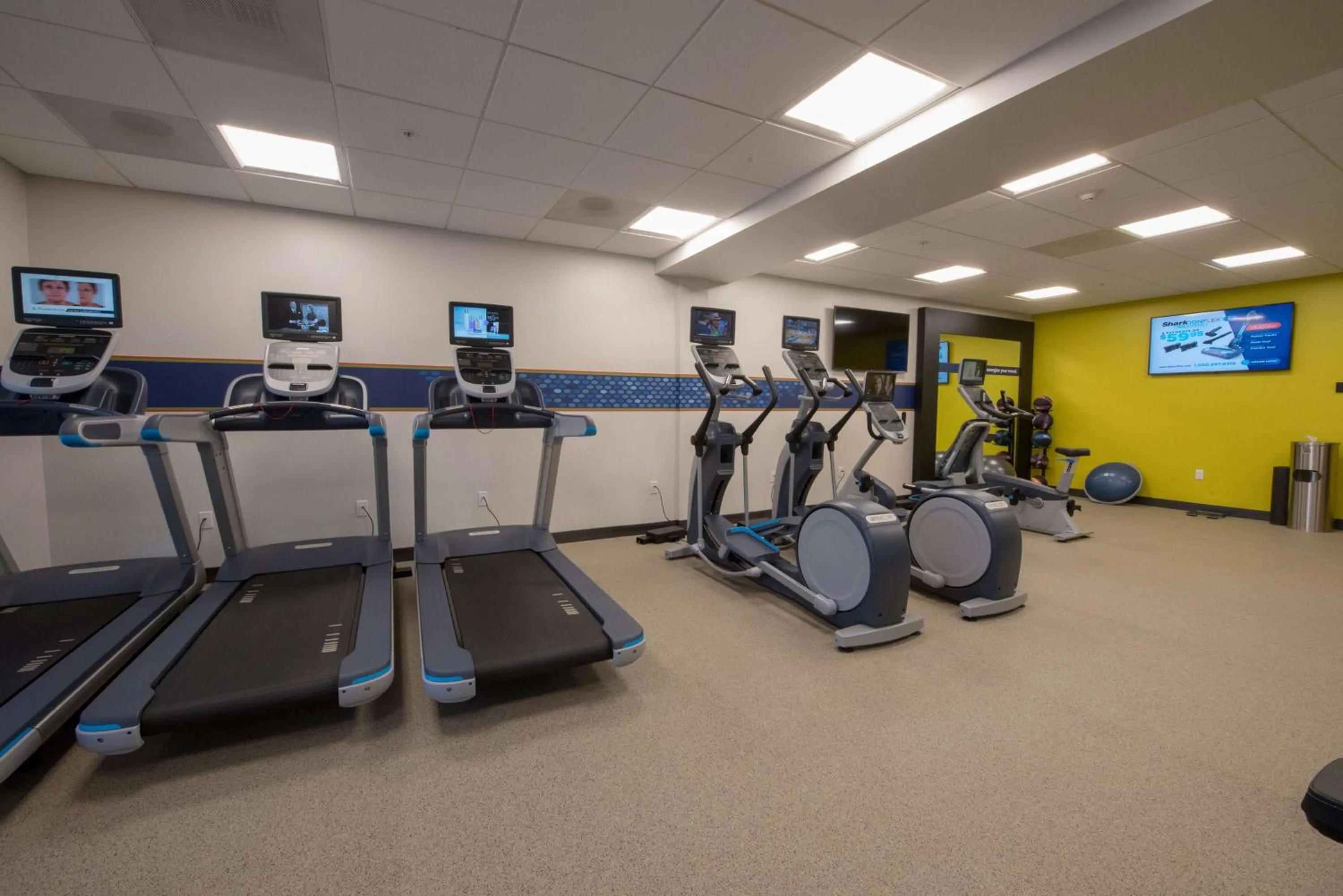 Fitness centre/facilities in Hampton Inn & Suites Irvine/Orange County Airport