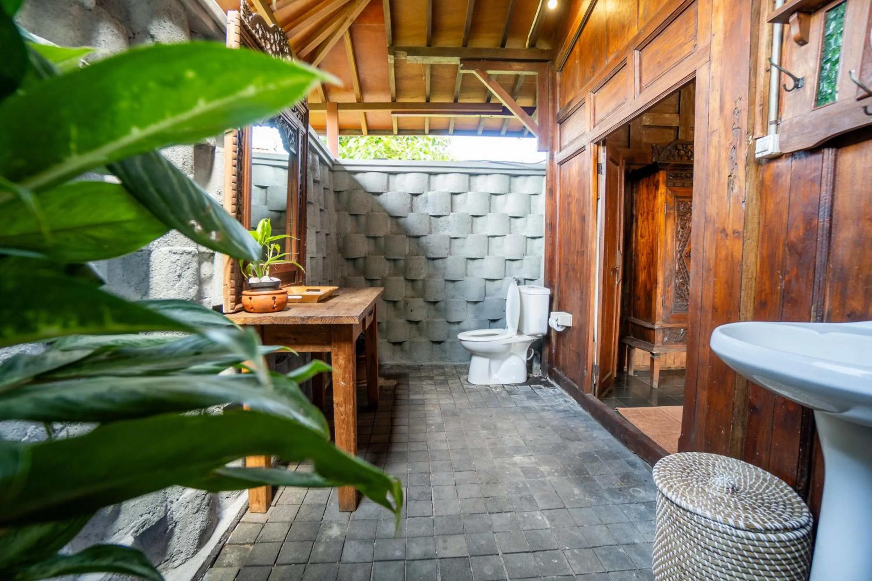 Tembi - Historical Home