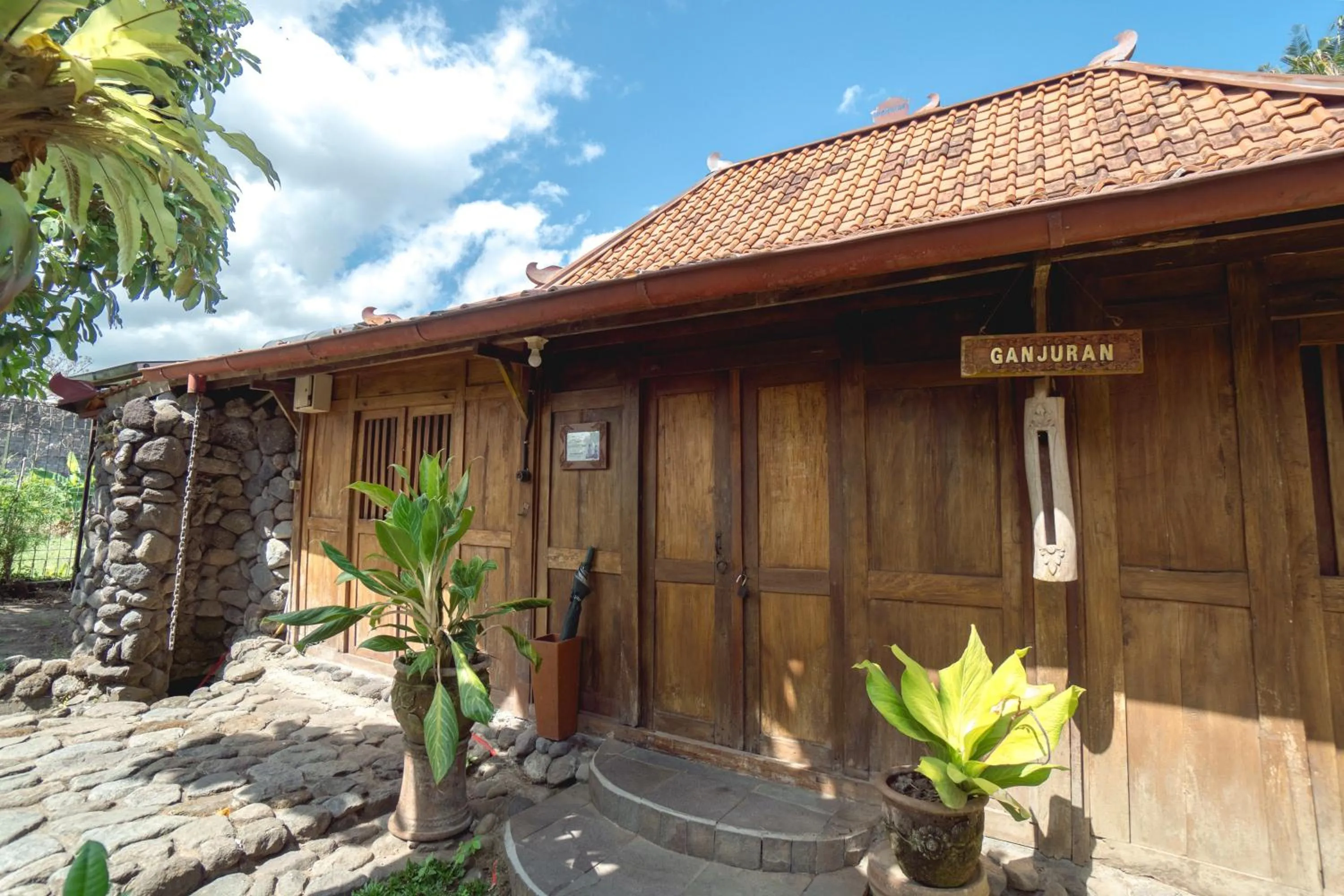 Tembi - Historical Home