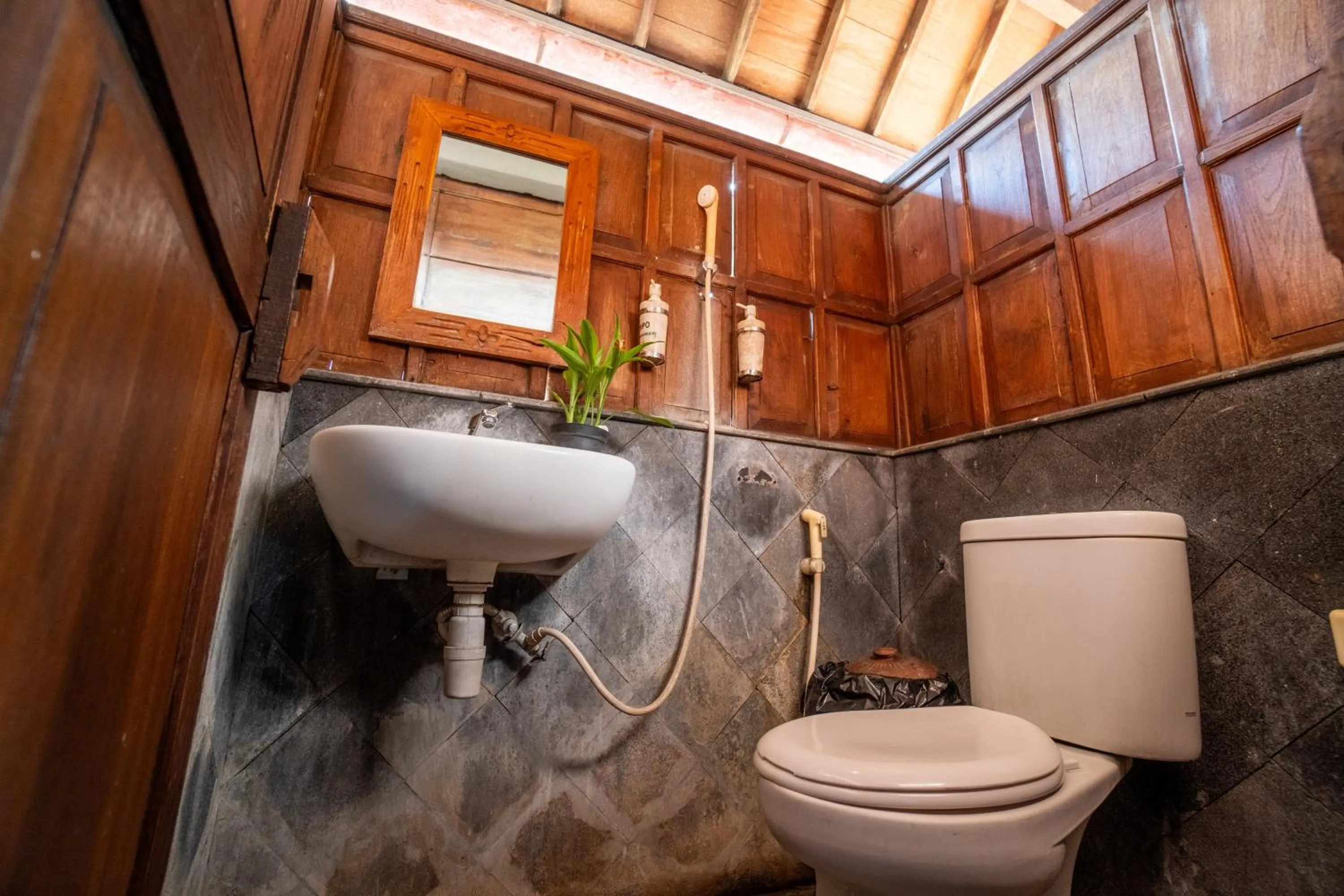 Tembi - Historical Home