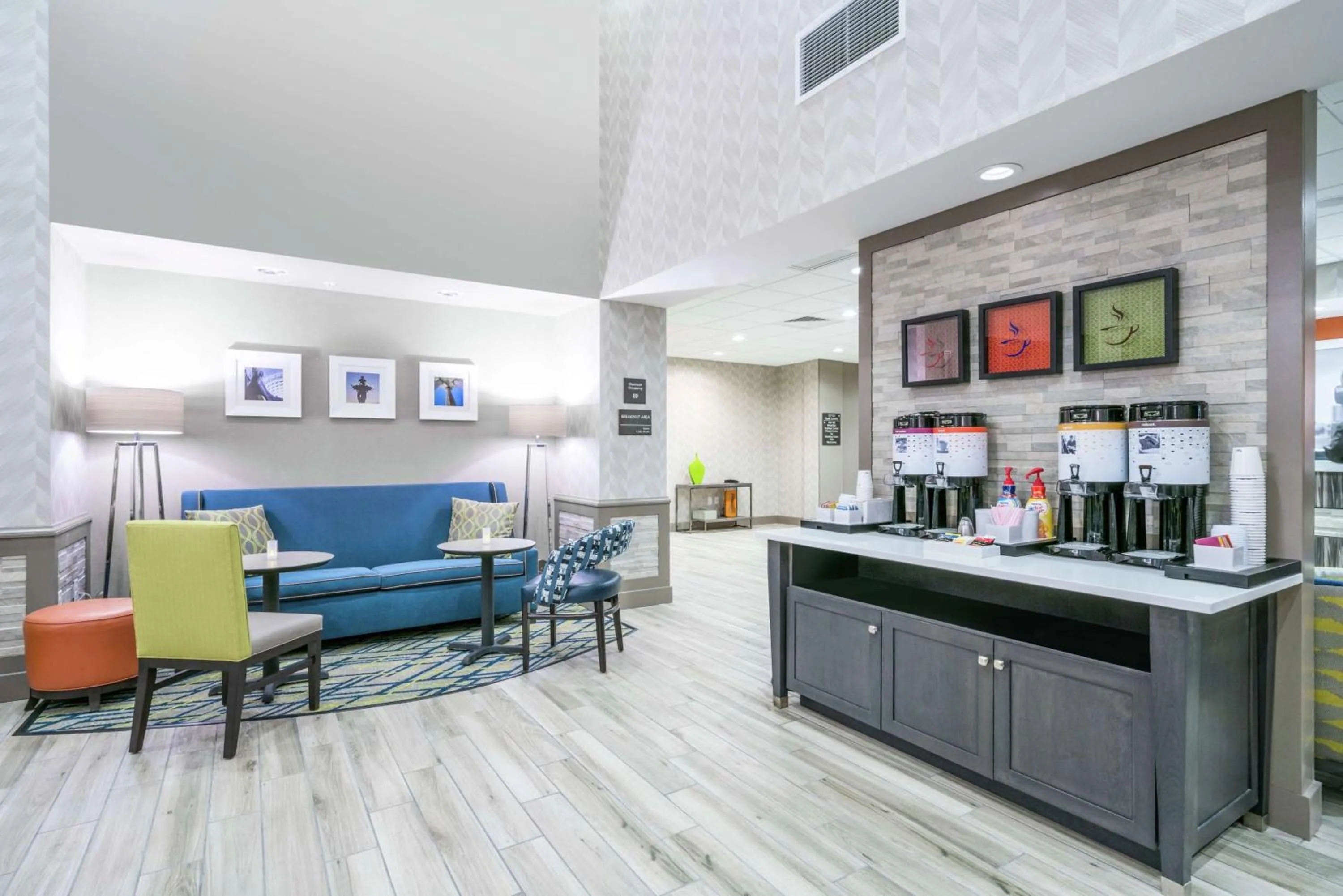 Lobby or reception in Hampton Inn & Suites Glenarden/Washington DC