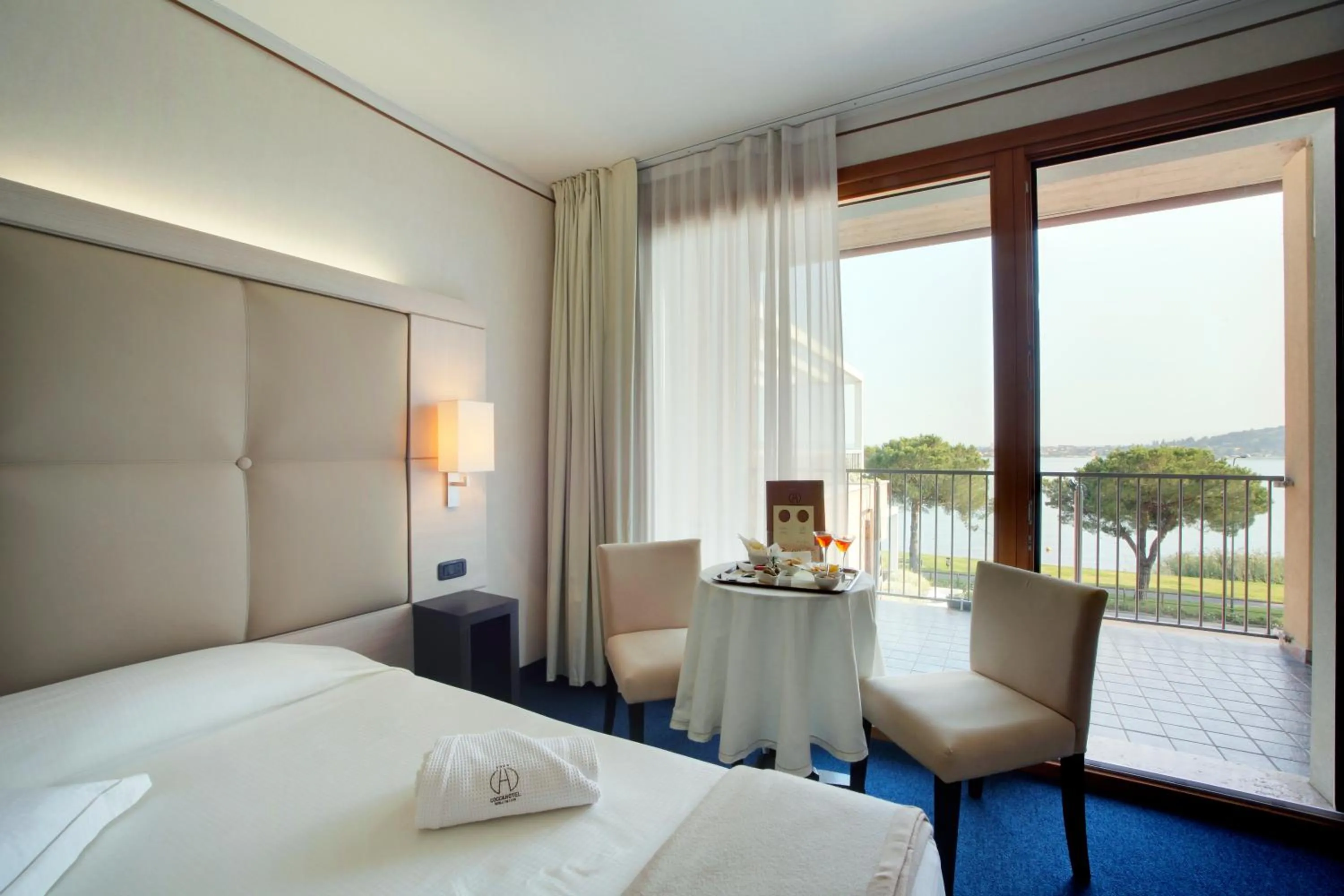 View (from property/room), Bed in Cocca Hotel Royal Thai Spa