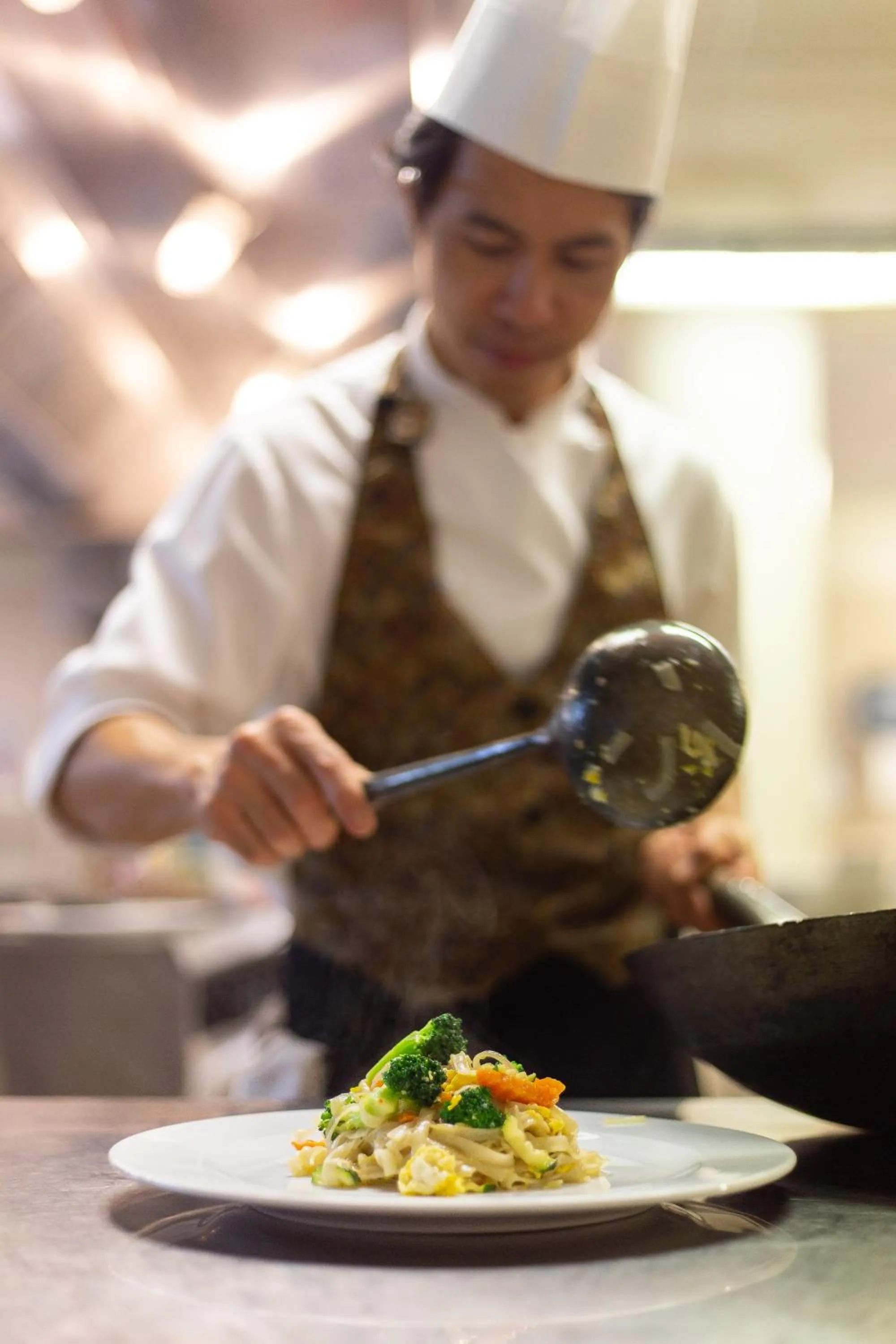 Restaurant/places to eat in Cocca Hotel Royal Thai Spa