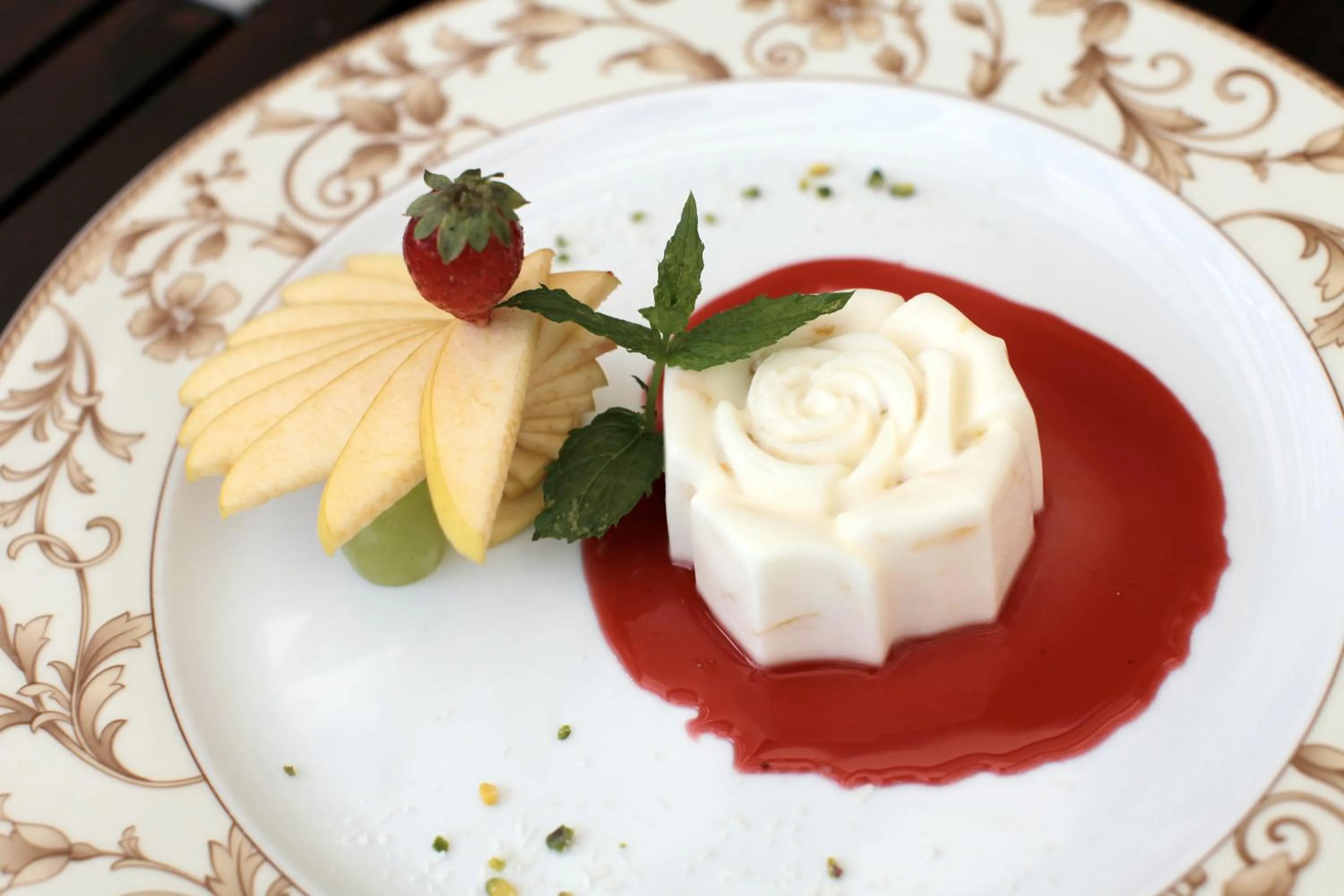 Food and drinks in Cocca Hotel Royal Thai Spa