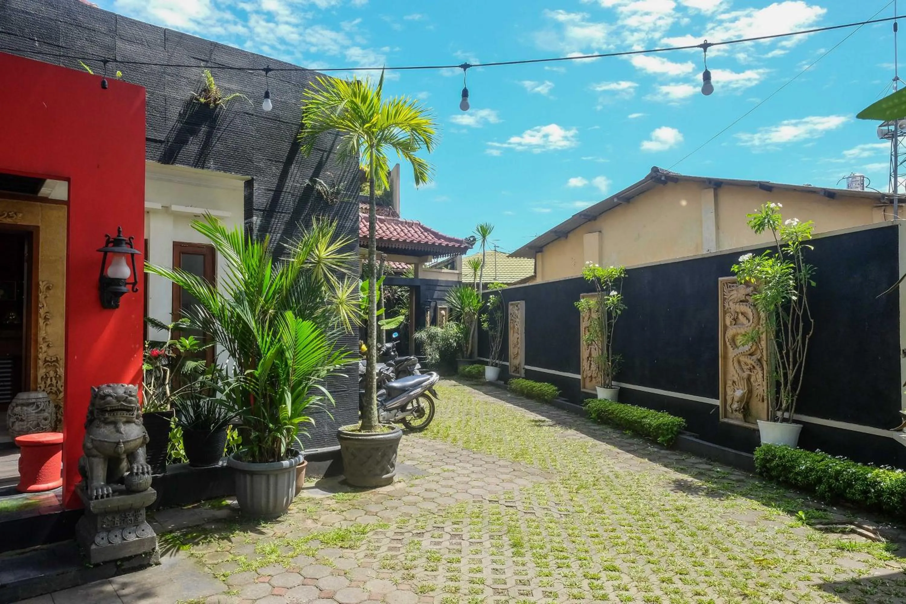 Property building in Urbanview Omah Eka Santi by RedDoorz