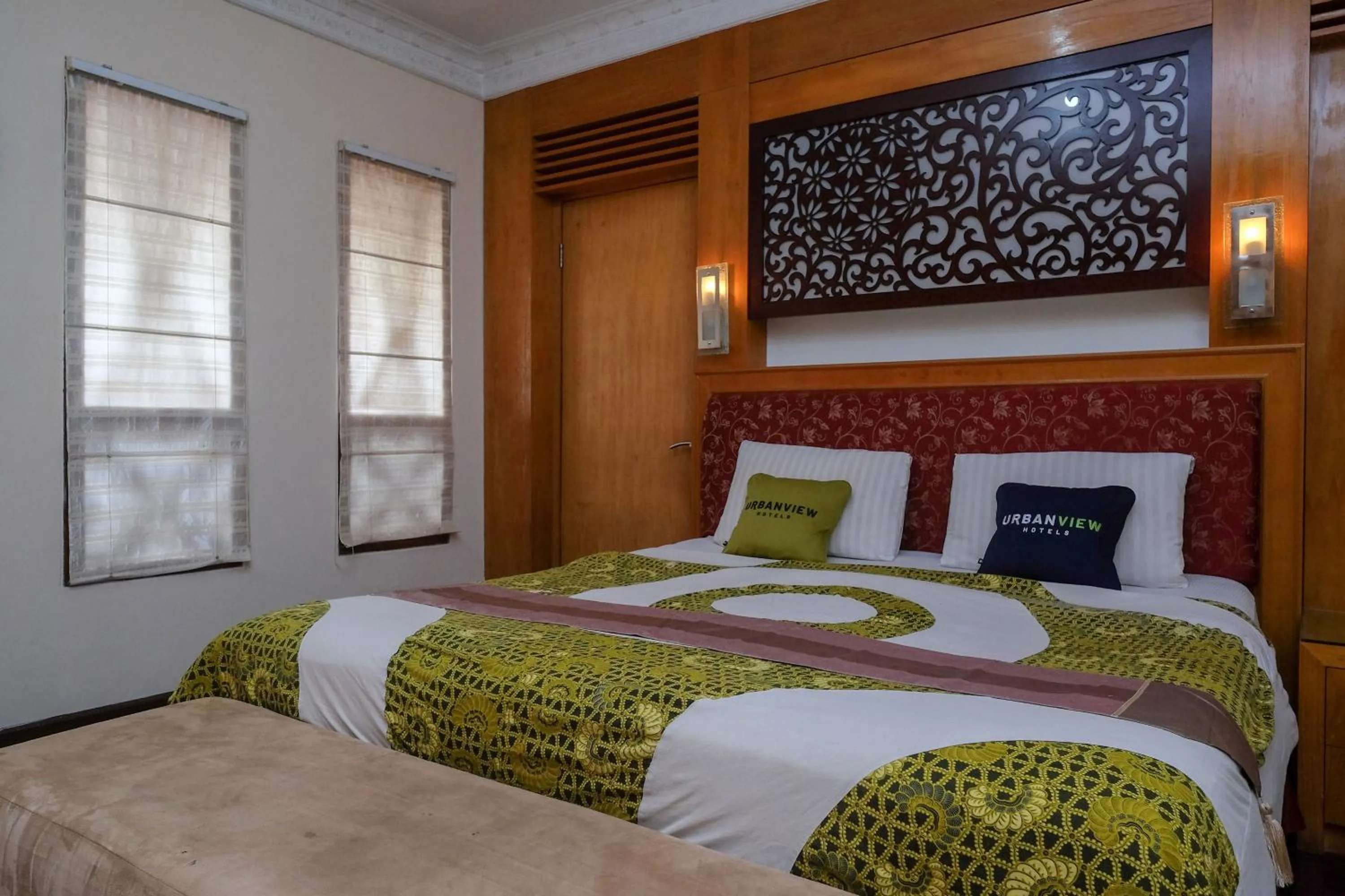 Bathroom, Bed in Urbanview Omah Eka Santi by RedDoorz