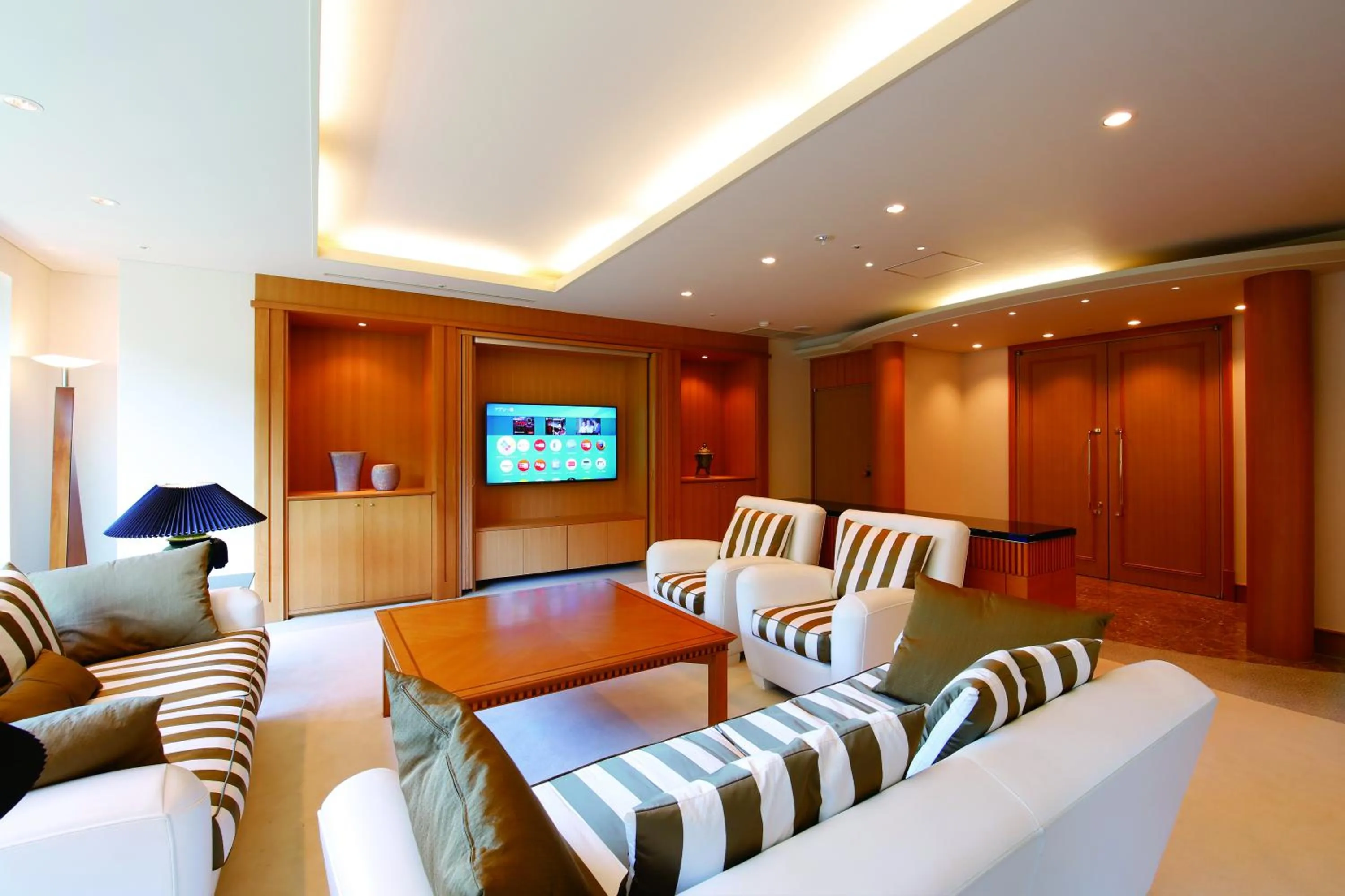 TV and multimedia in Arima Onsen Gekkoen Korokan