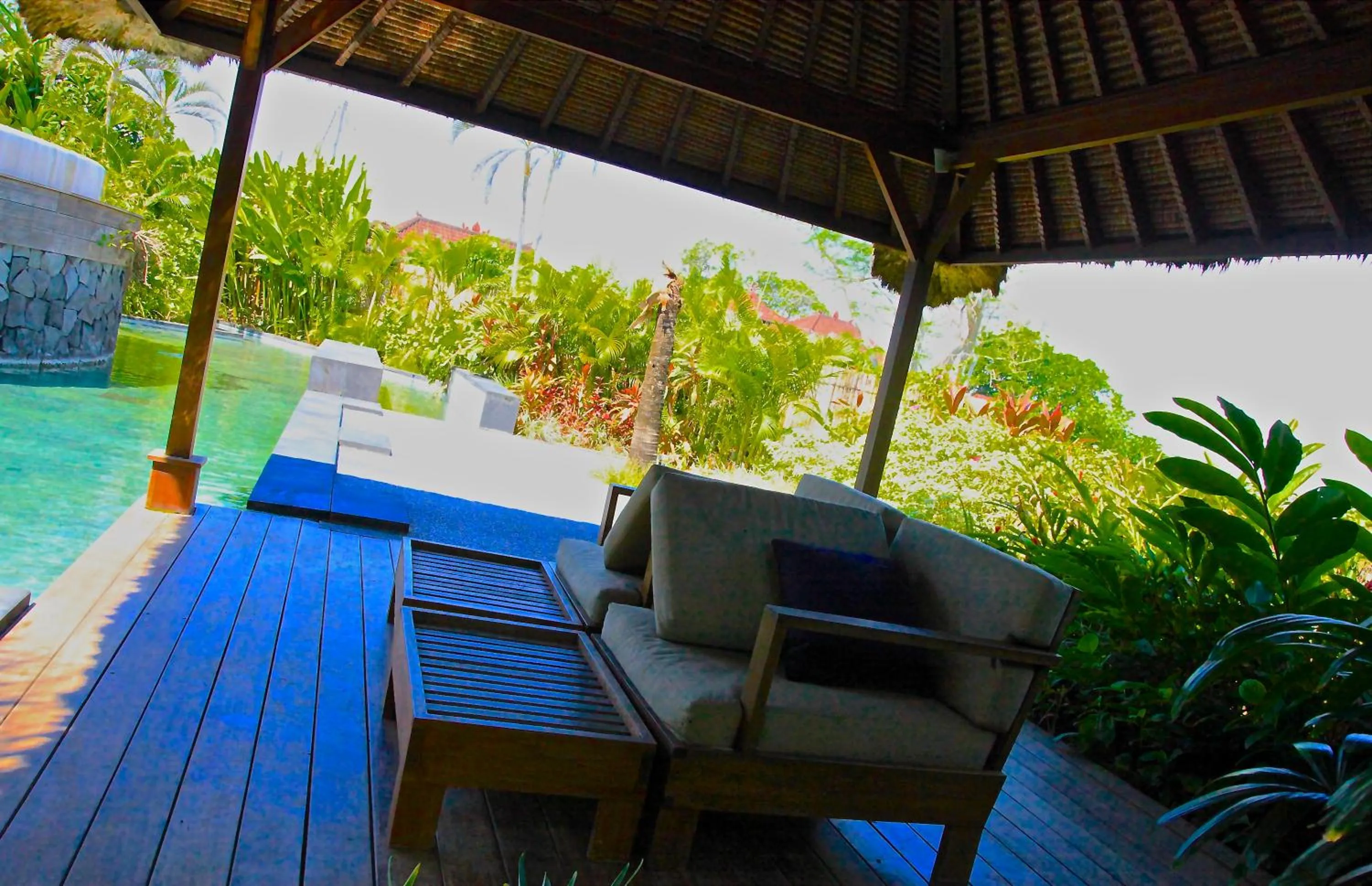 Swimming pool in Anginsepoi