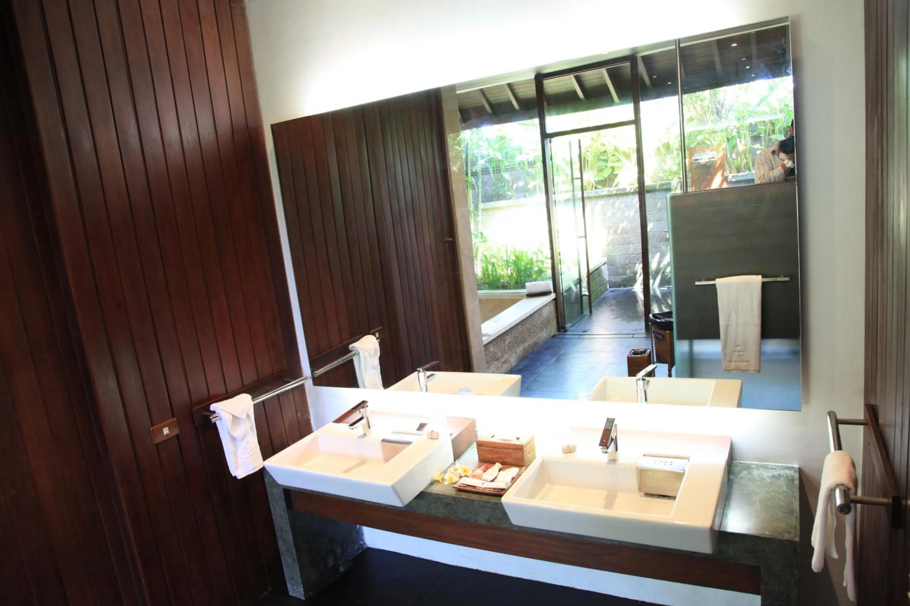 Bathroom in Anginsepoi