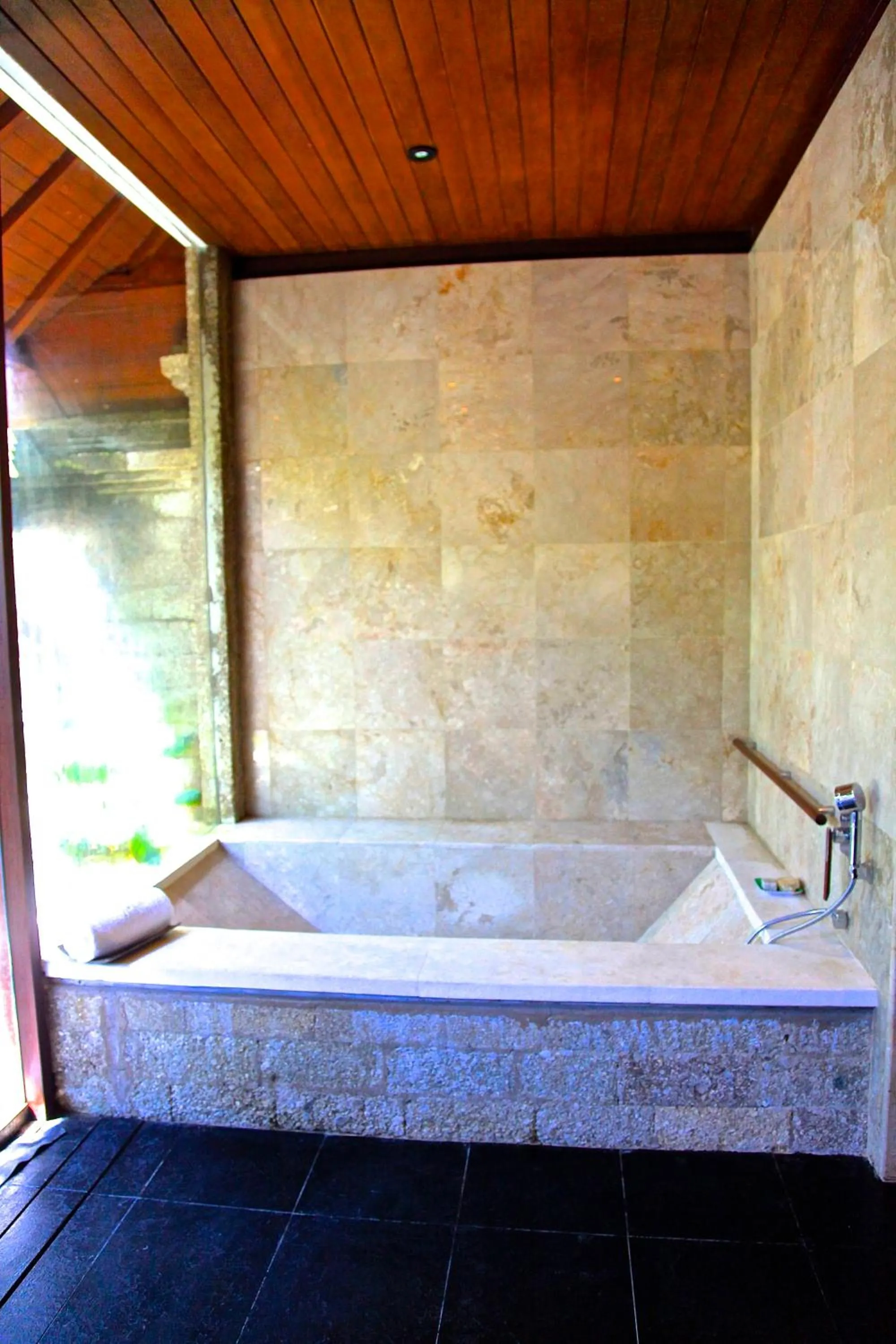 Bathroom in Anginsepoi