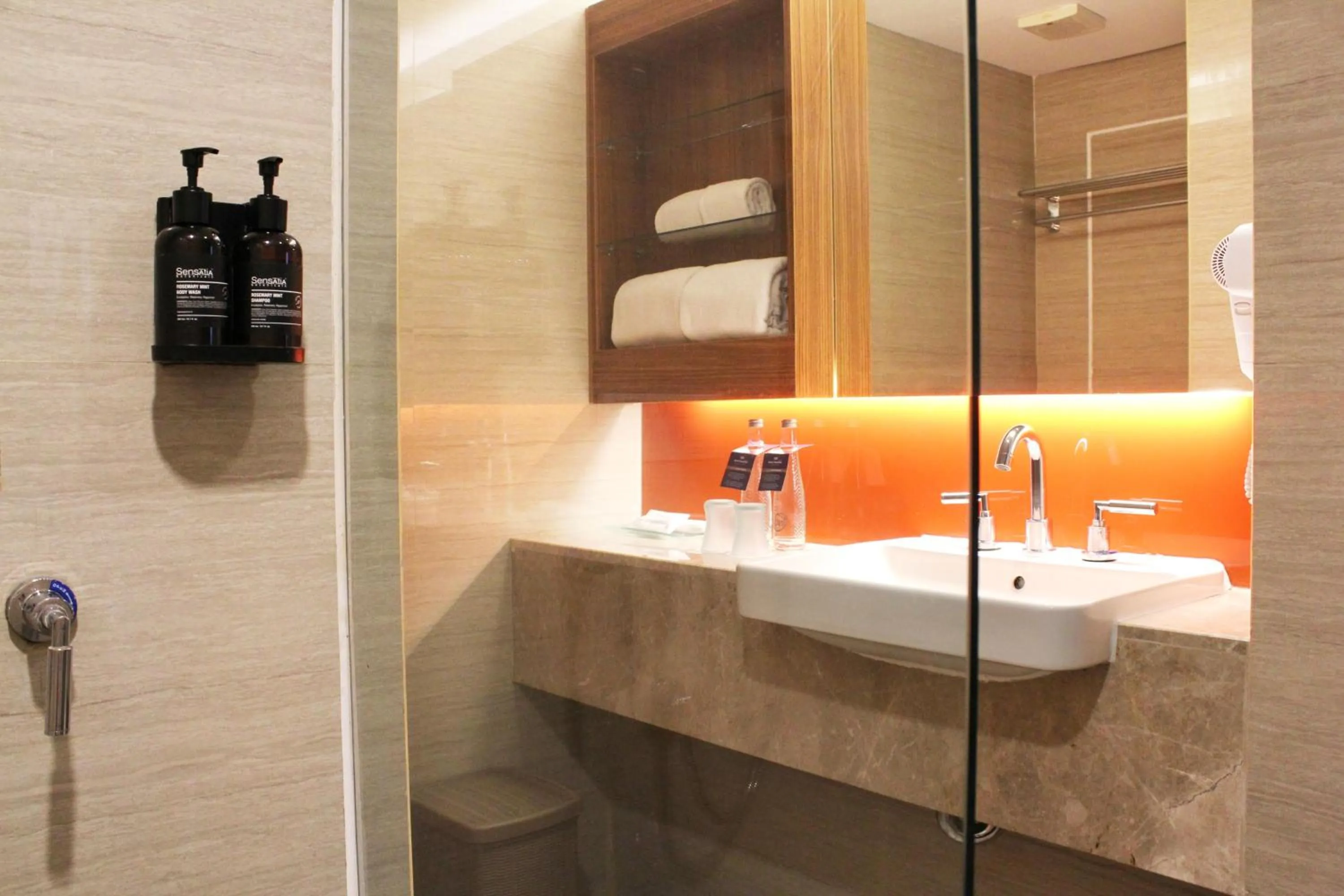 Bathroom in Hotel Santika Premiere Semarang