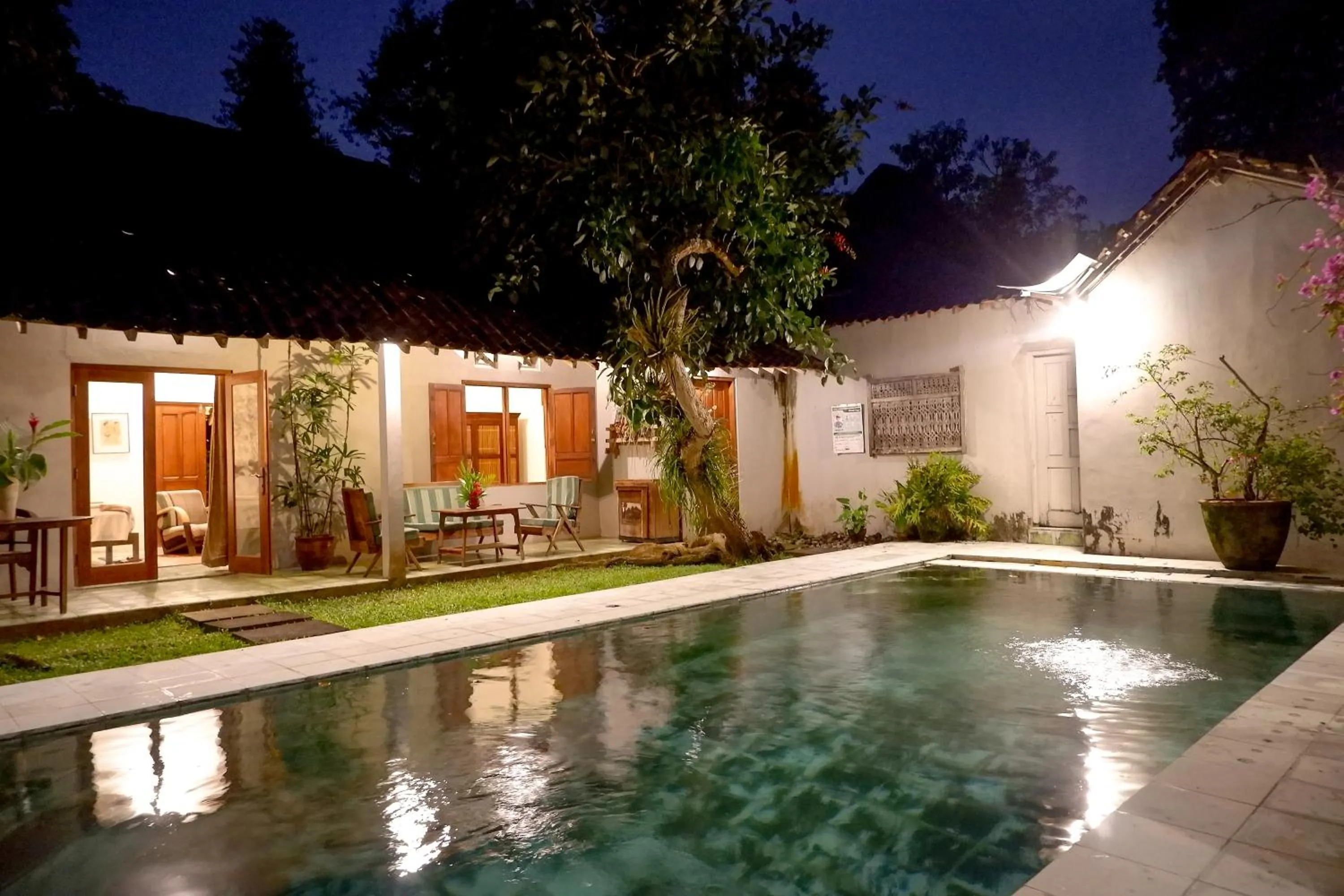 Swimming pool in D'omah Yogya Hotel