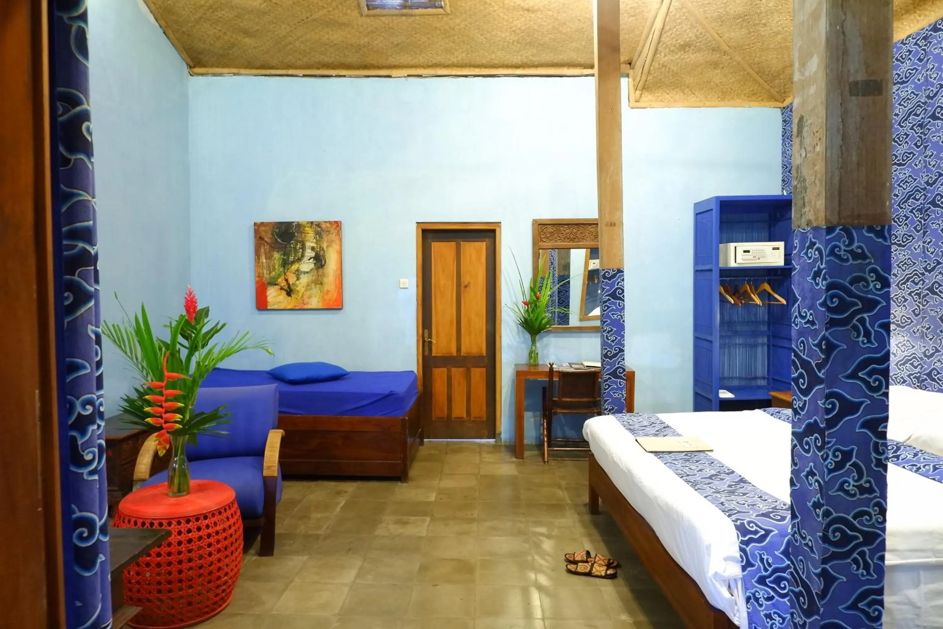 Property building, Bed in D'omah Yogya Hotel