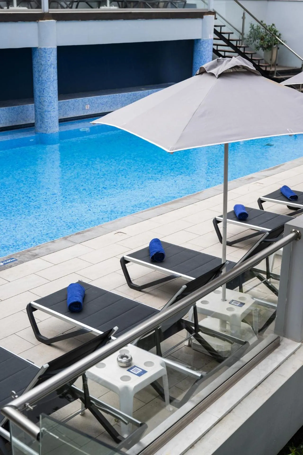 Swimming pool in Semiramis City Hotel