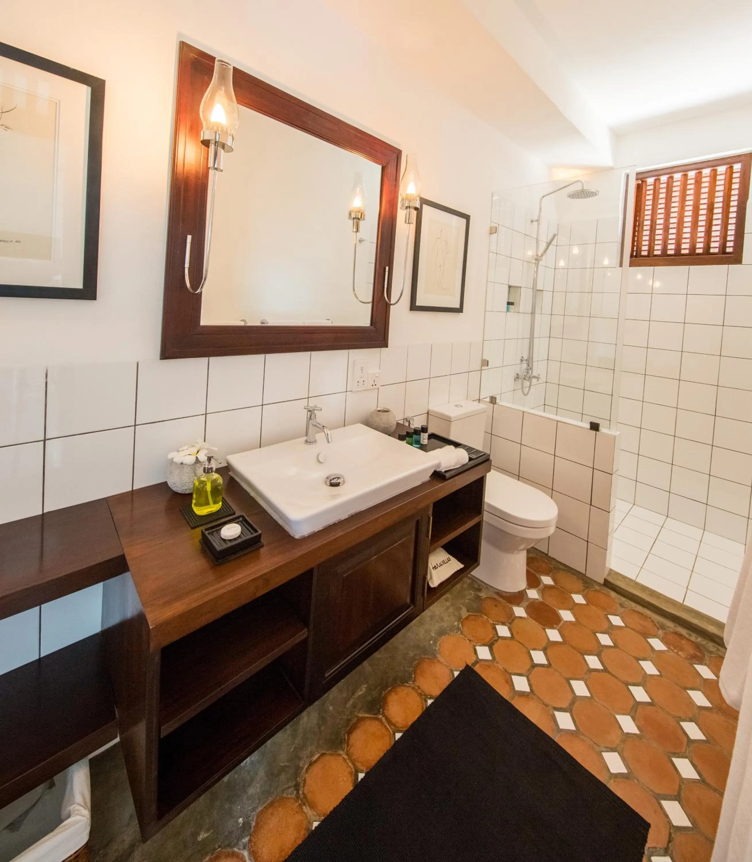 Shower in Taru Villas - The Muse - Bentota