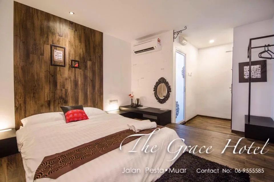 Bedroom, Bed in The Grace Hotel