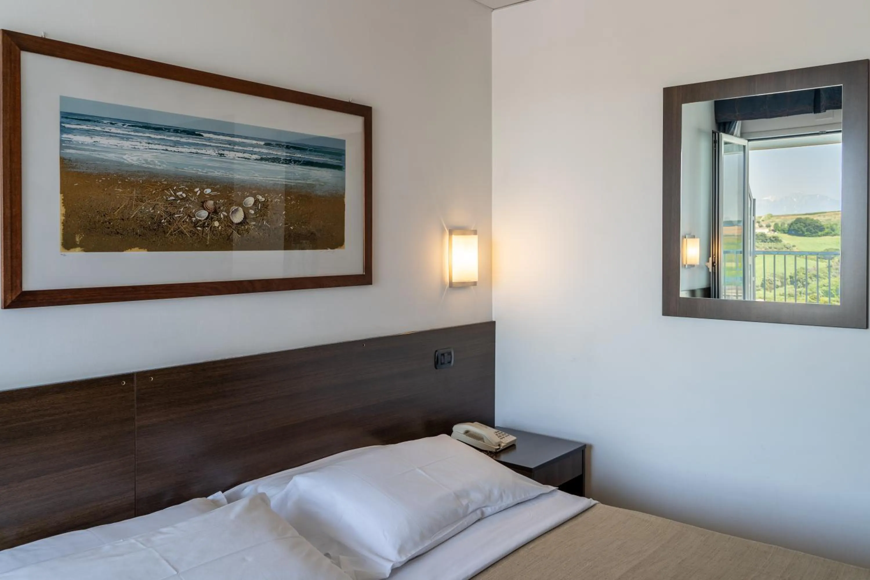 Photo of the whole room, Bed in Hermitage Hotel