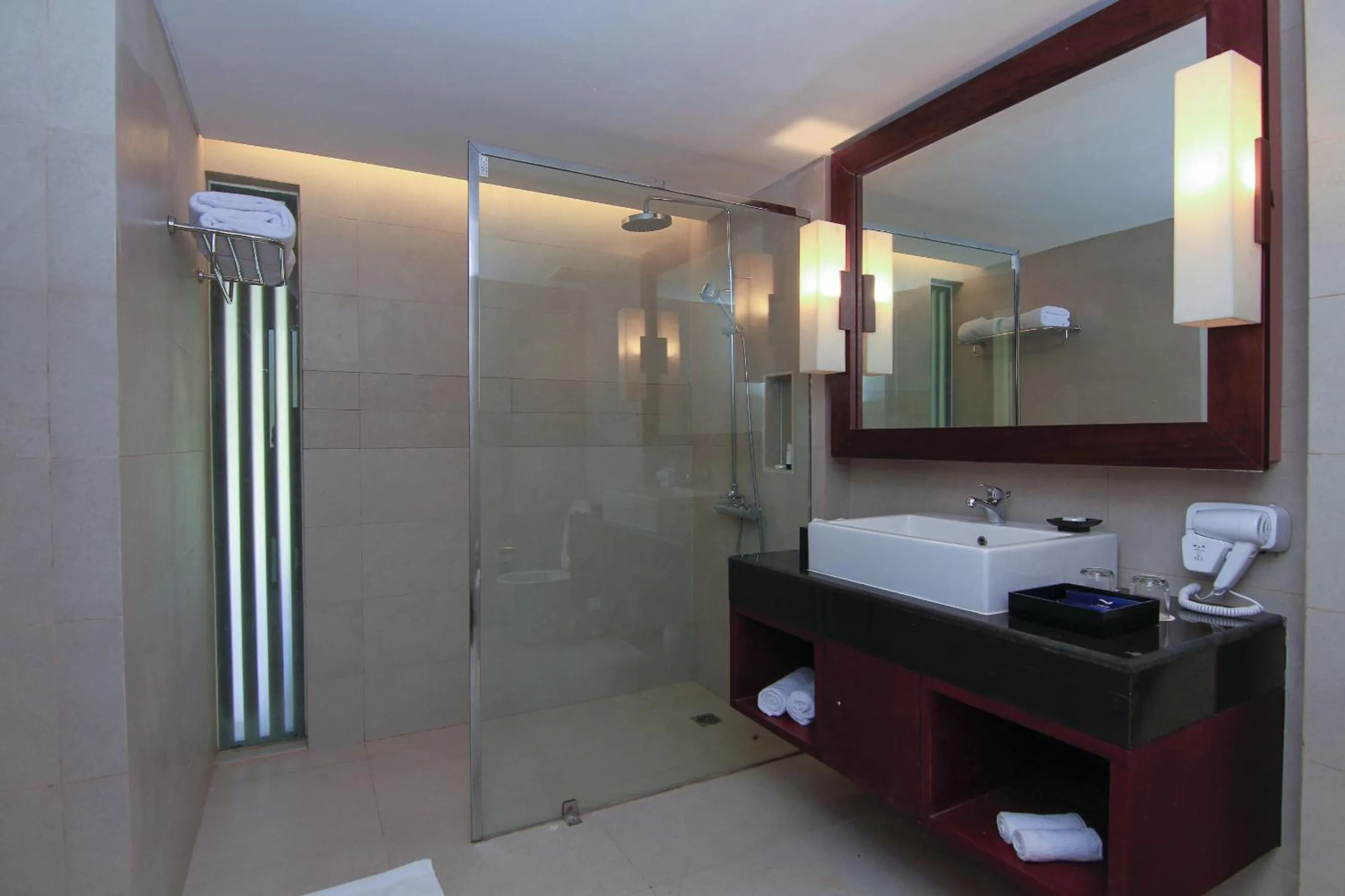 Shower in Grand Luley Manado