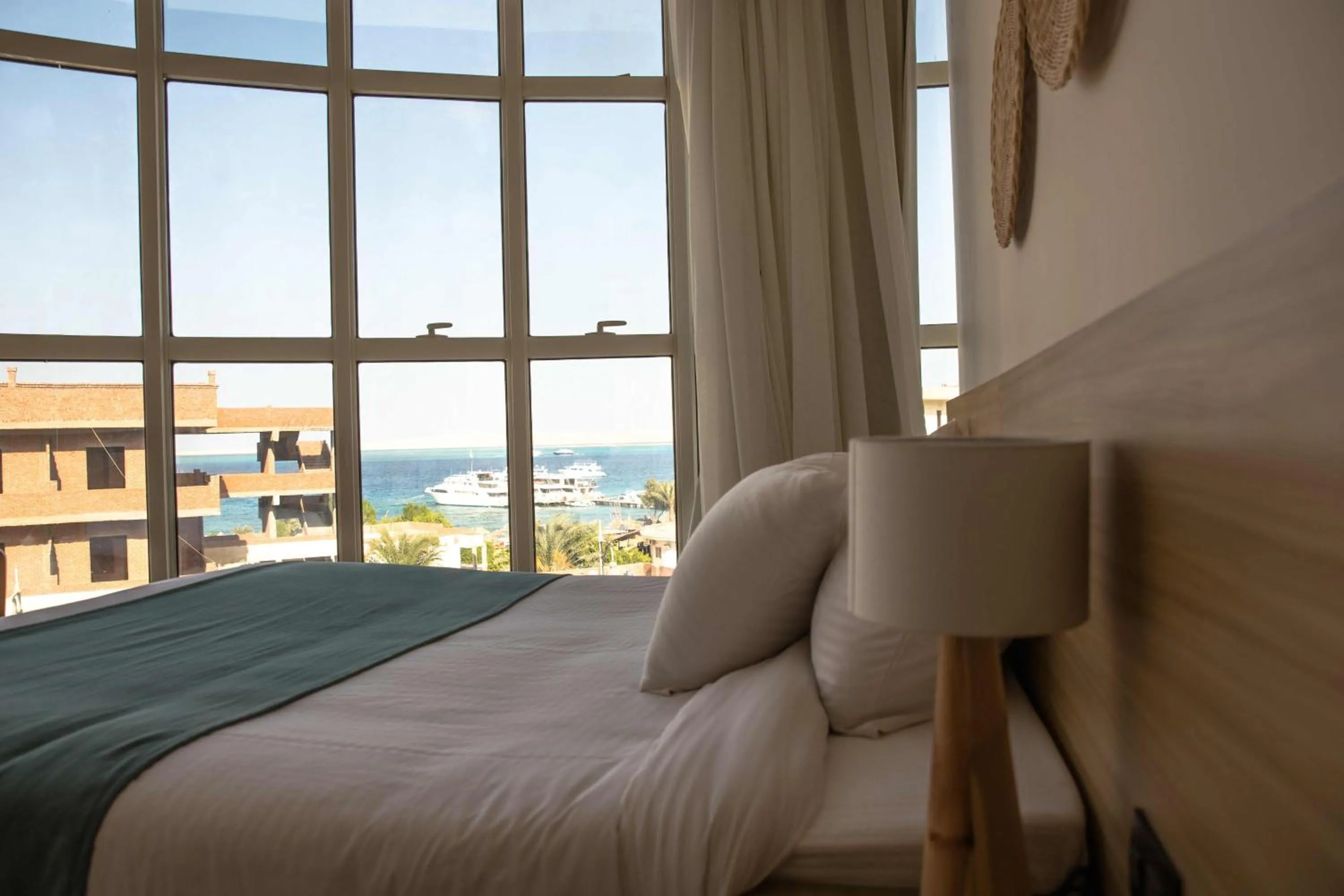 Bedroom, Bed in Redcon Suites