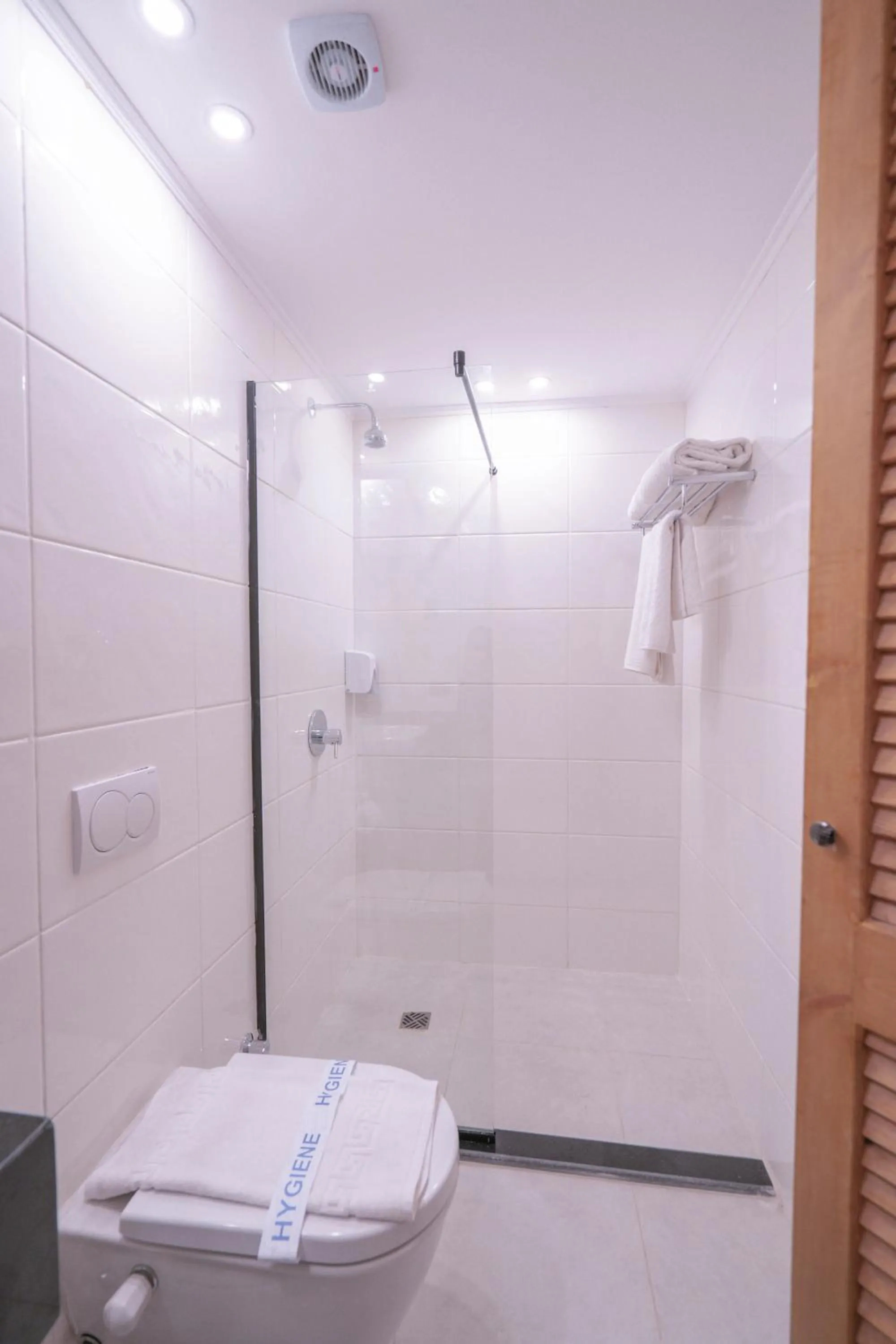 Bathroom in Redcon Suites