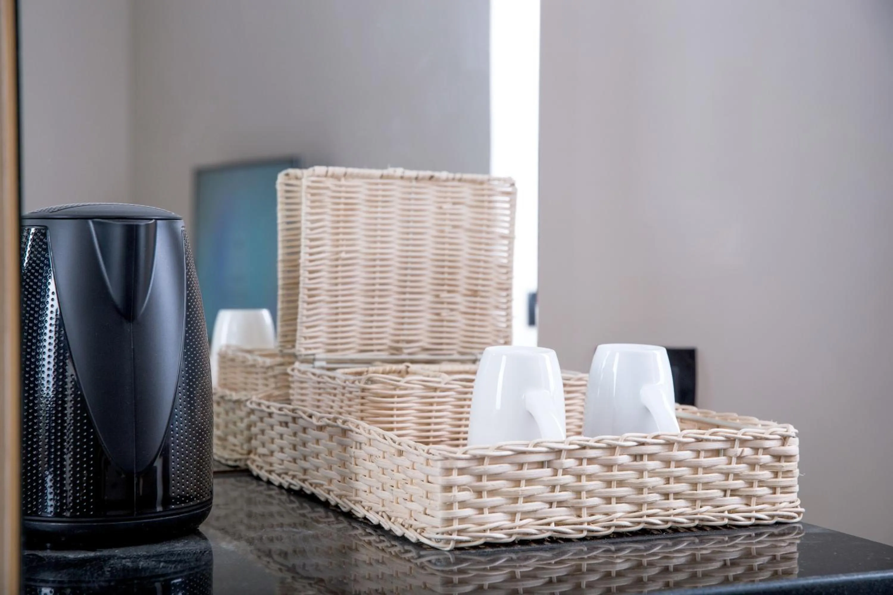 Coffee/tea facilities in Redcon Suites