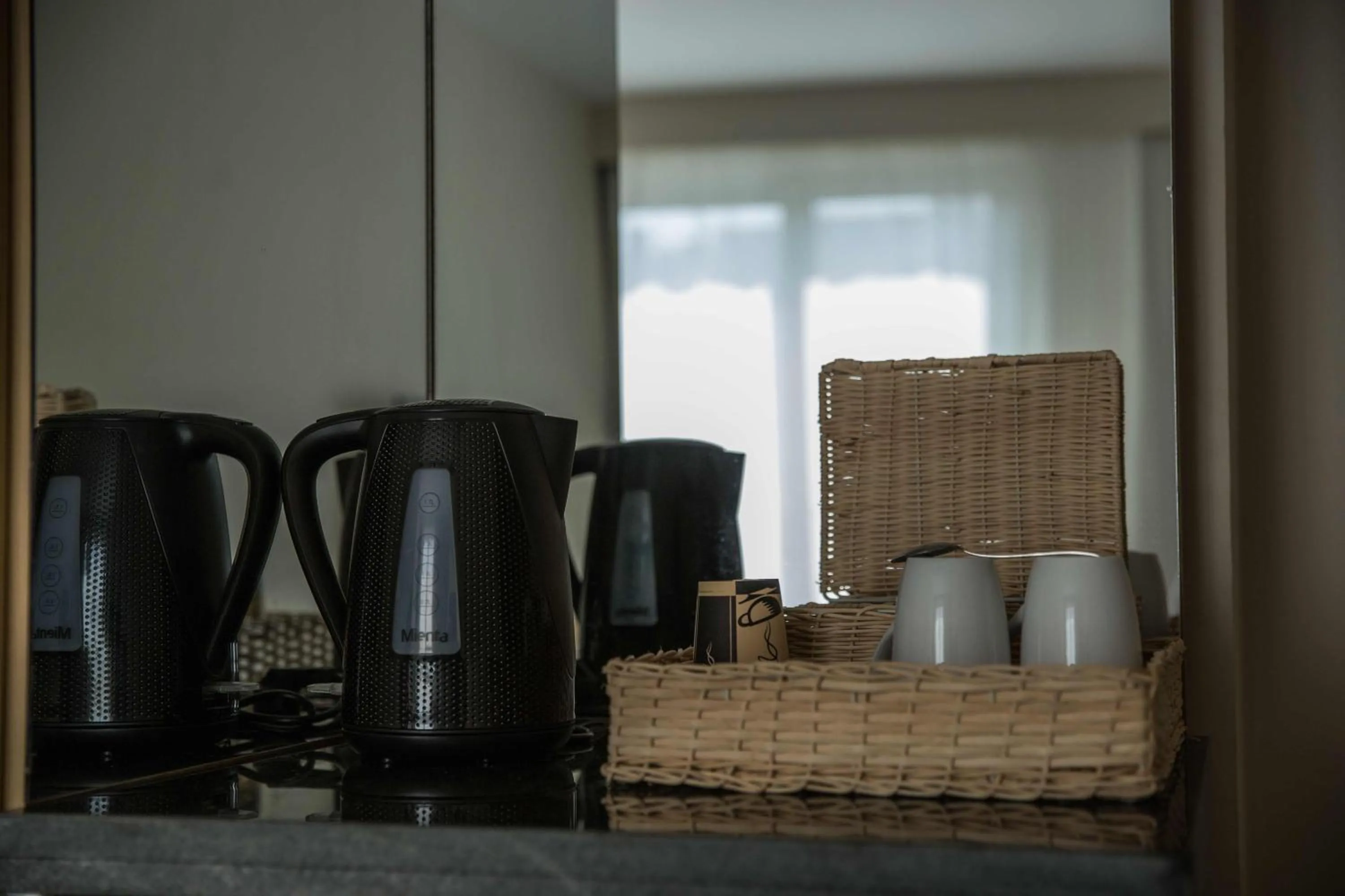 Coffee/tea facilities in Redcon Suites