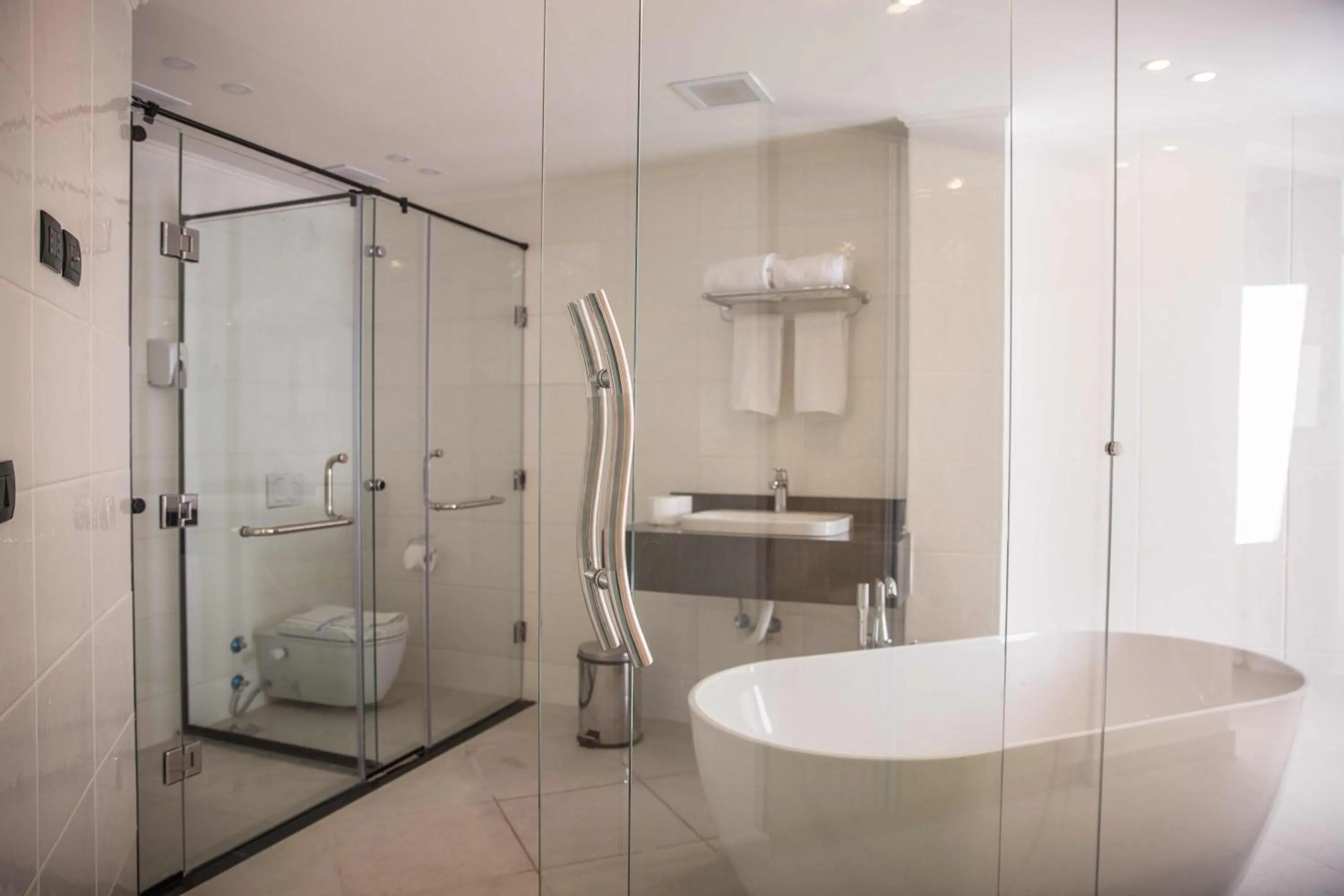 Bathroom in Redcon Suites