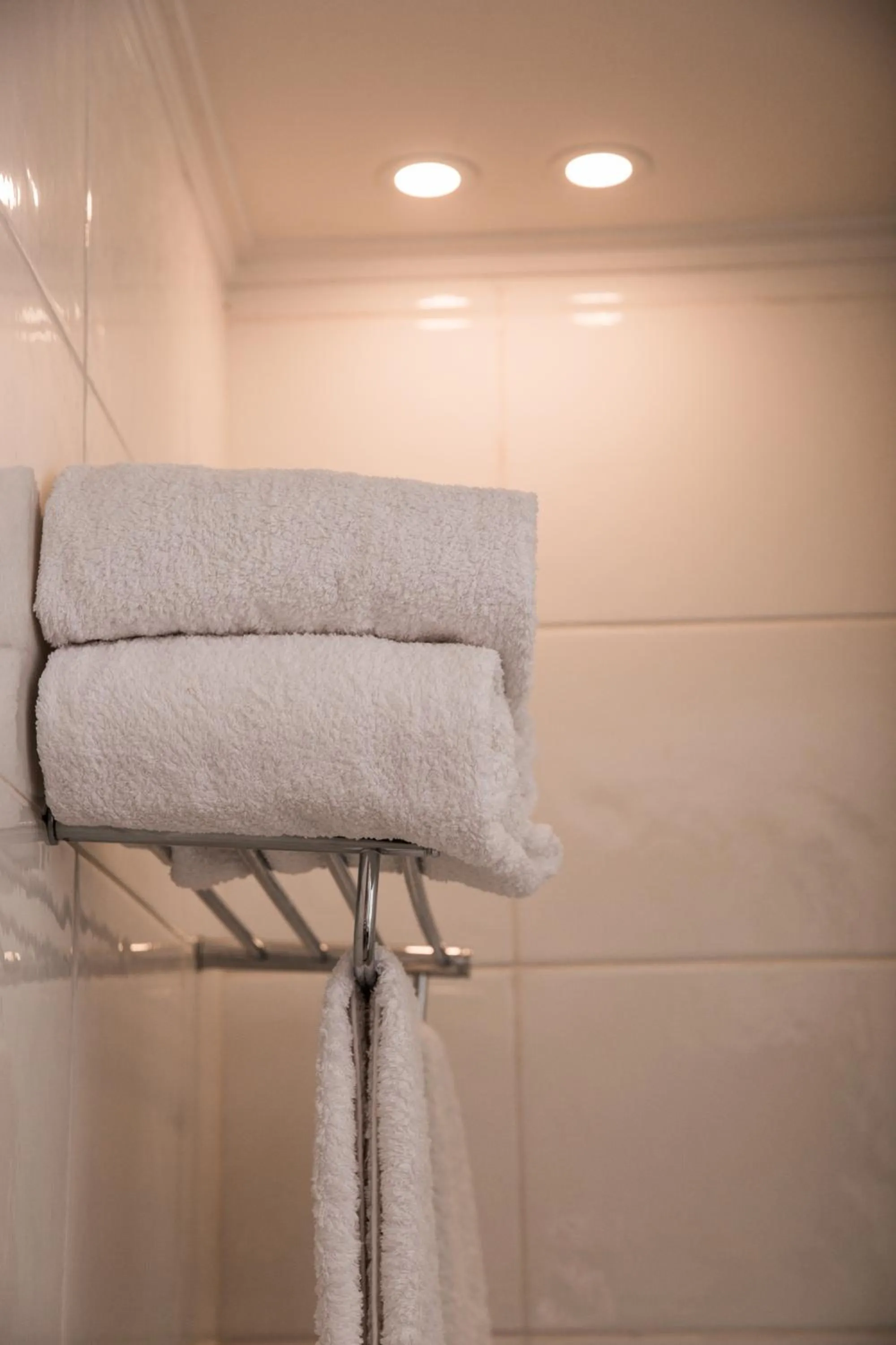 Bathroom in Redcon Suites