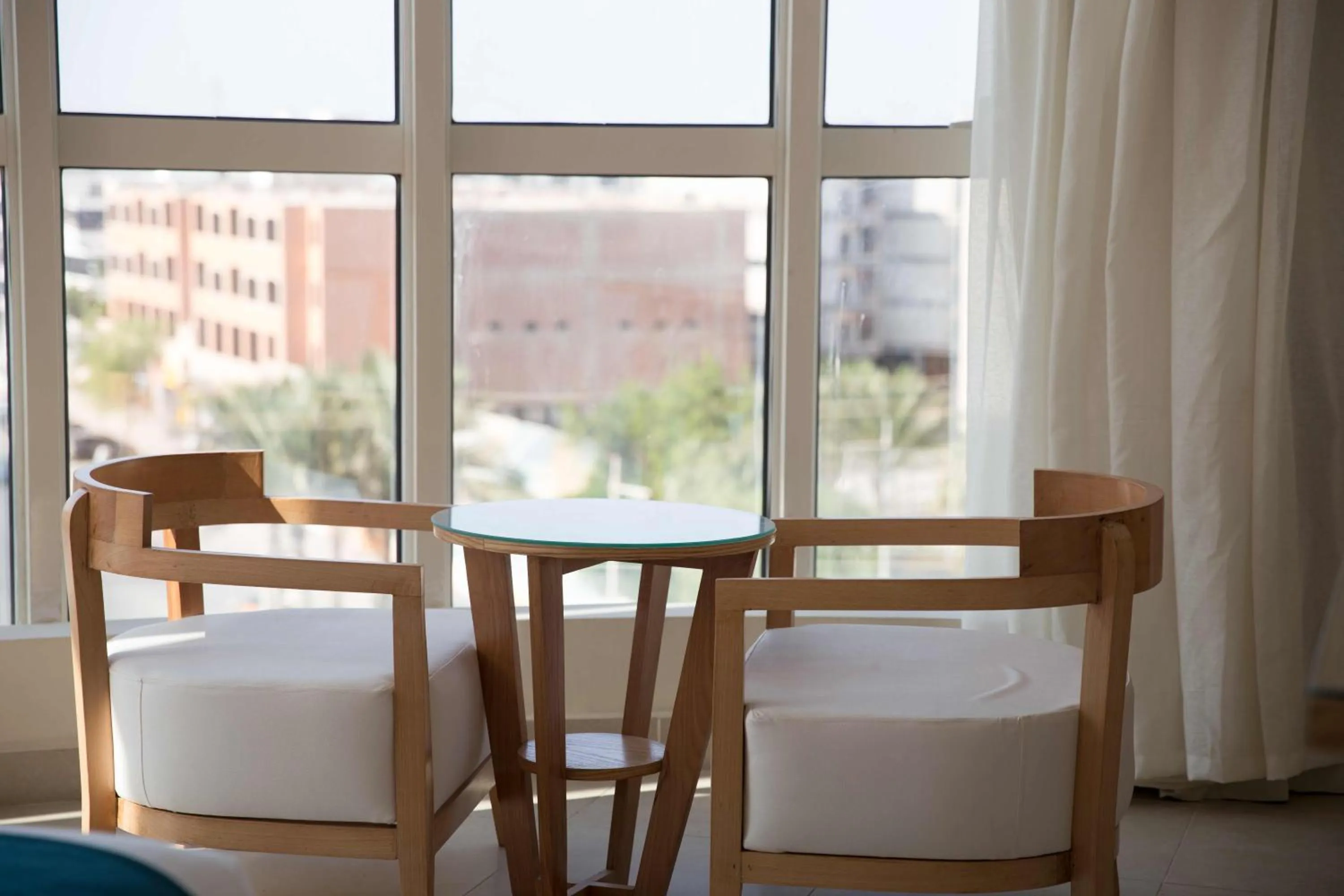 Dining area in Redcon Suites