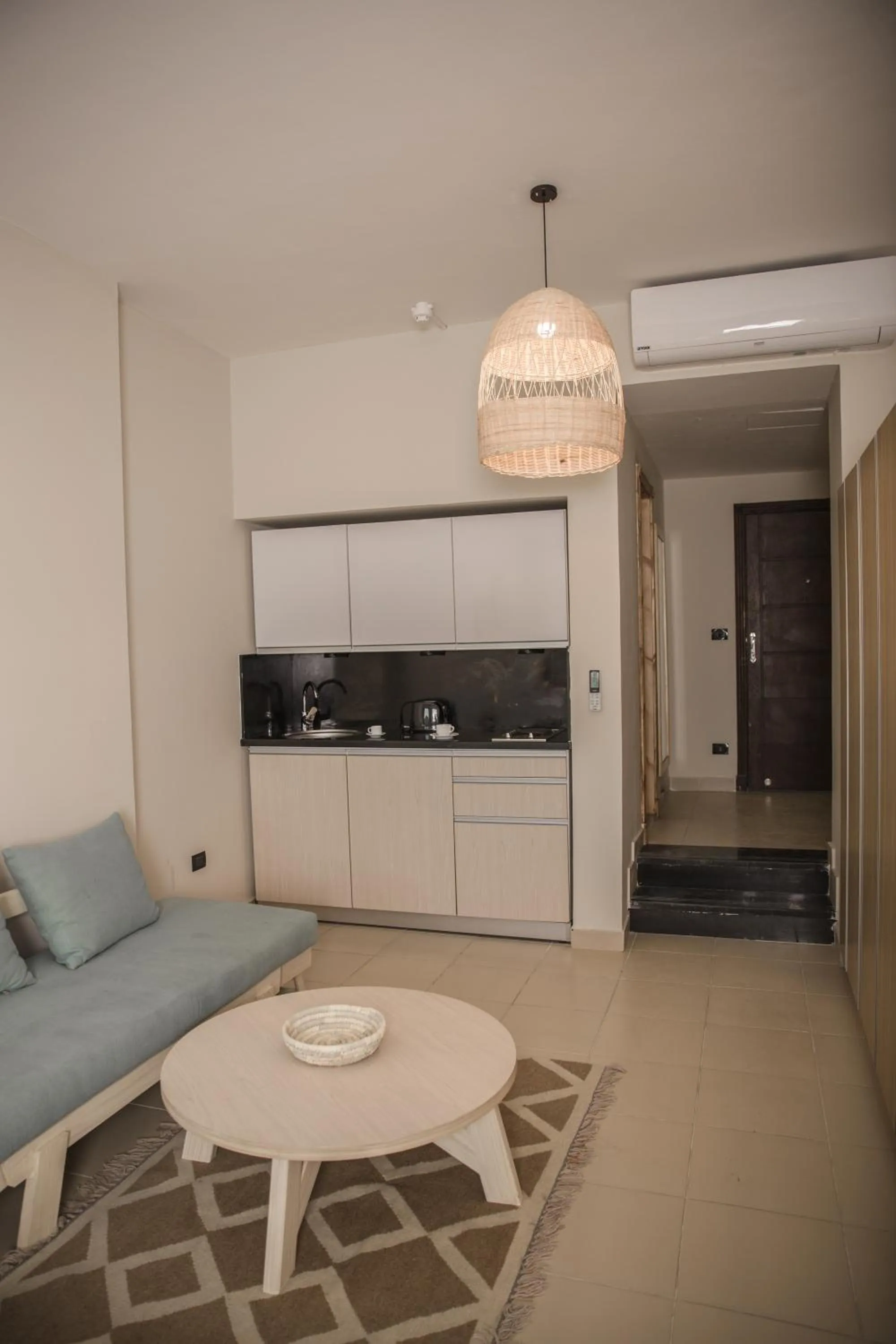 Kitchen or kitchenette in Redcon Suites