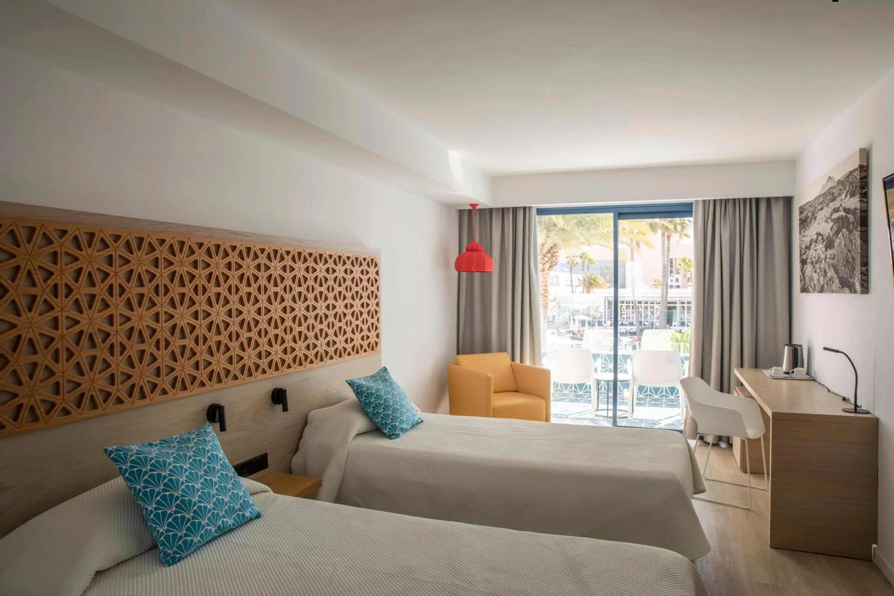 Photo of the whole room, Bed in Oasis Lanz Beach Mate