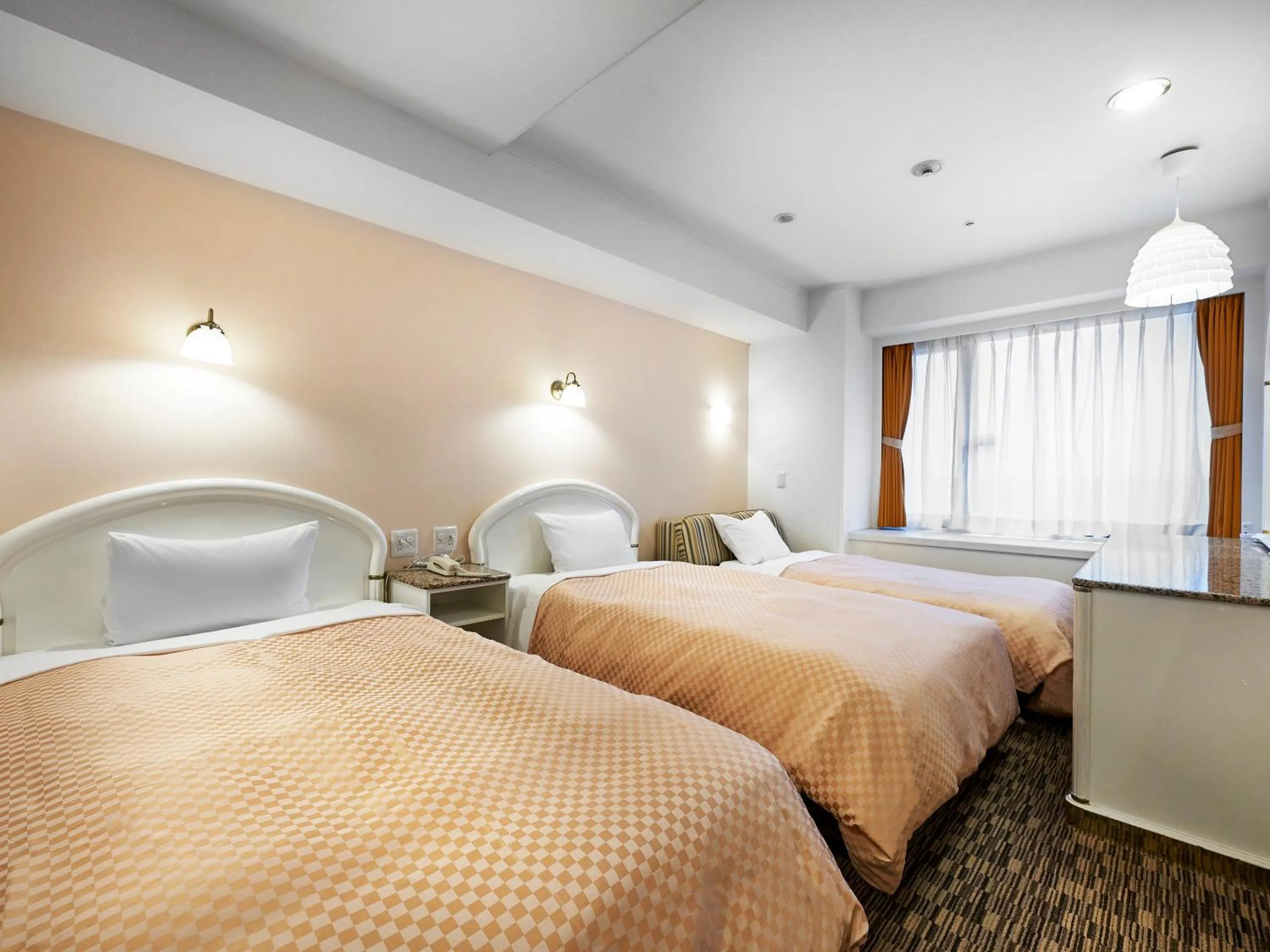 Photo of the whole room, Bed in Kobe Sannomiya Union Hotel