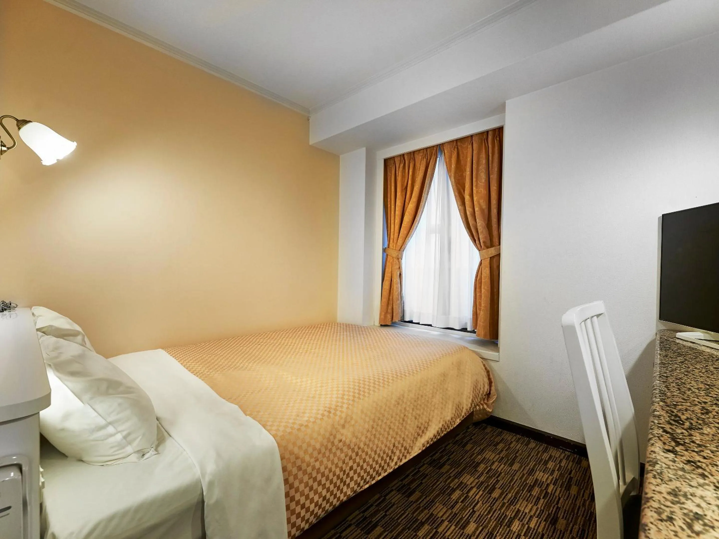 Photo of the whole room, Bed in Kobe Sannomiya Union Hotel