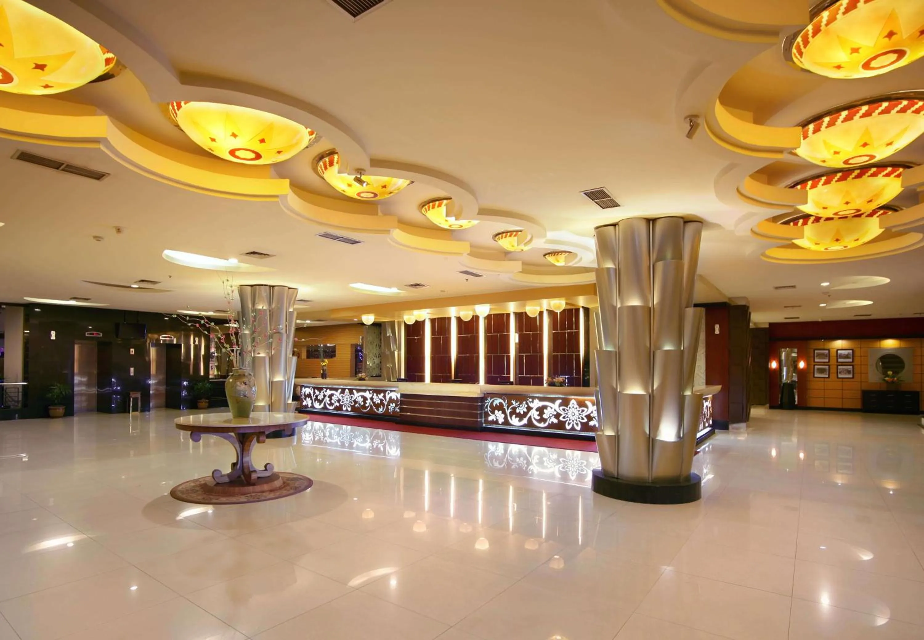 Lobby or reception in Aston Pontianak Hotel and Convention Center