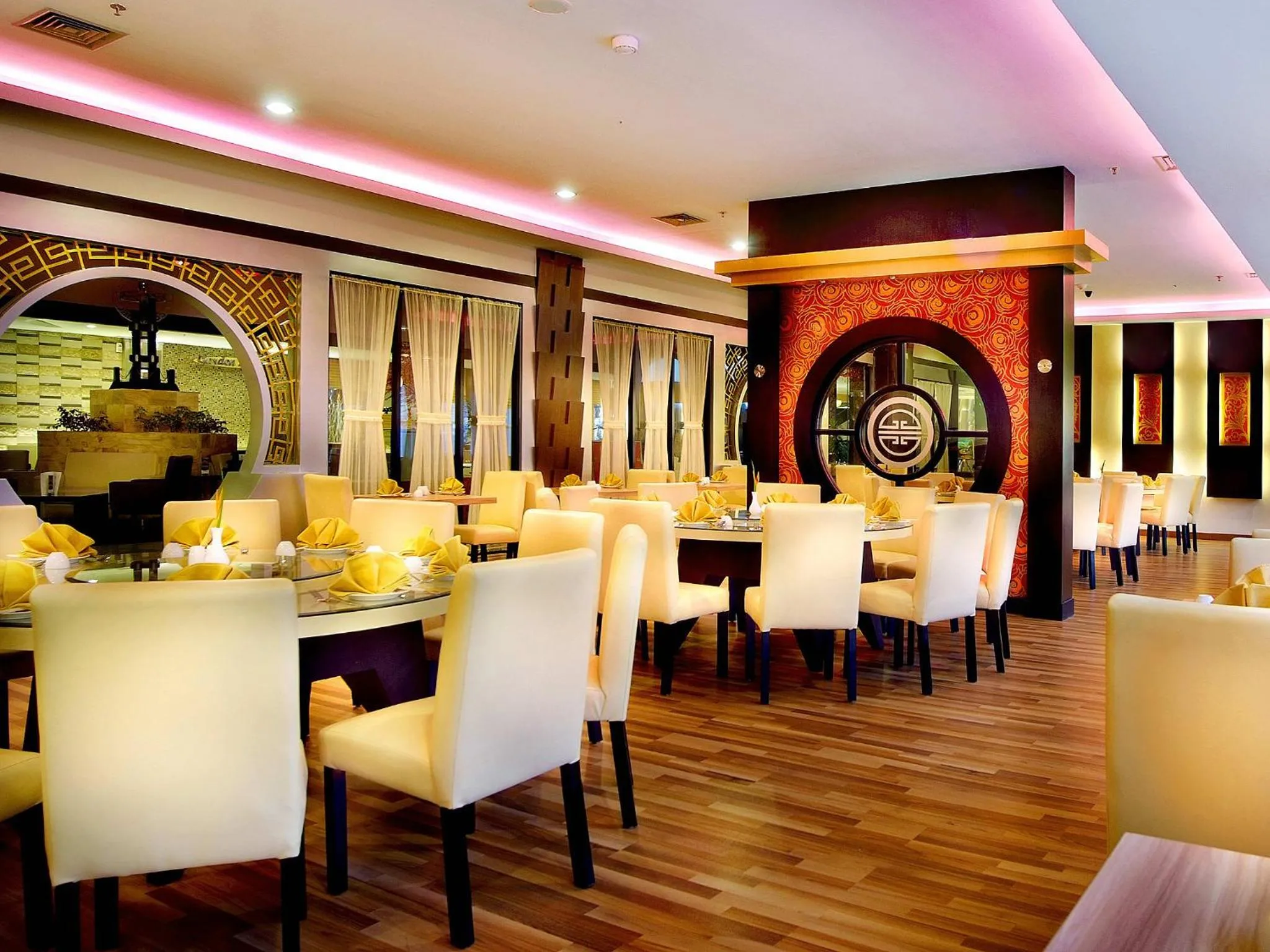 Restaurant/places to eat in Aston Pontianak Hotel and Convention Center
