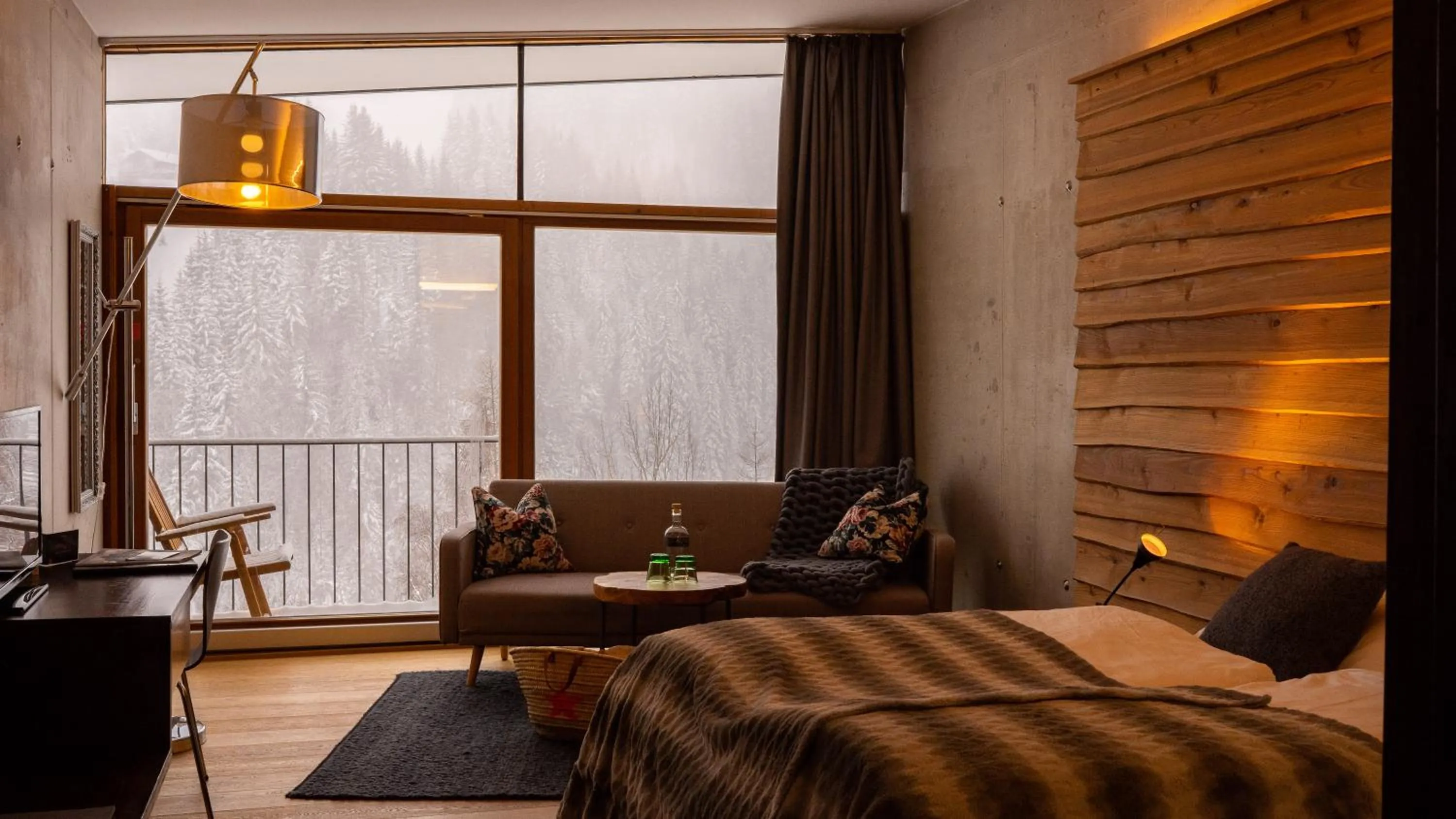 View (from property/room), Bed in "Quality Hosts Arlberg" Hotel Lux Alpinae