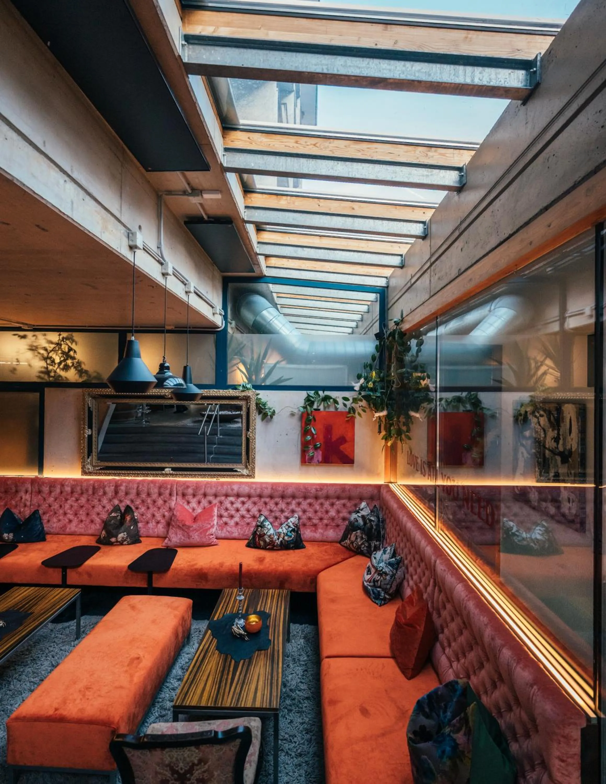 People in "Quality Hosts Arlberg" Hotel Lux Alpinae