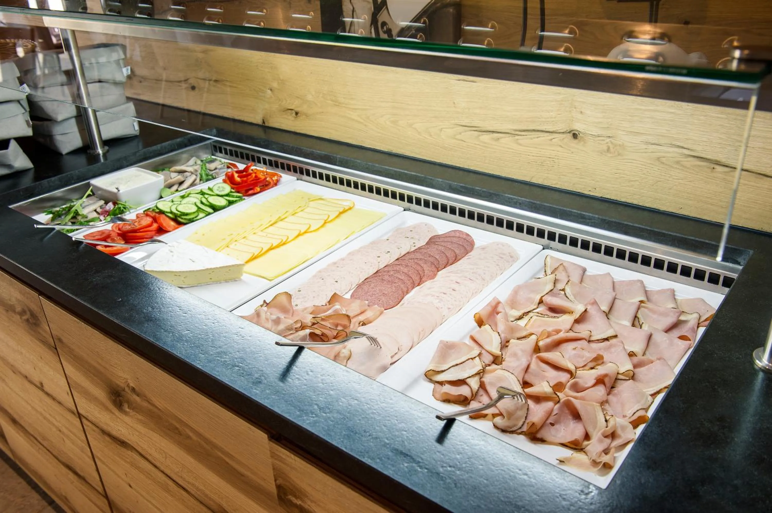 Buffet breakfast in Hotel Sendlhof