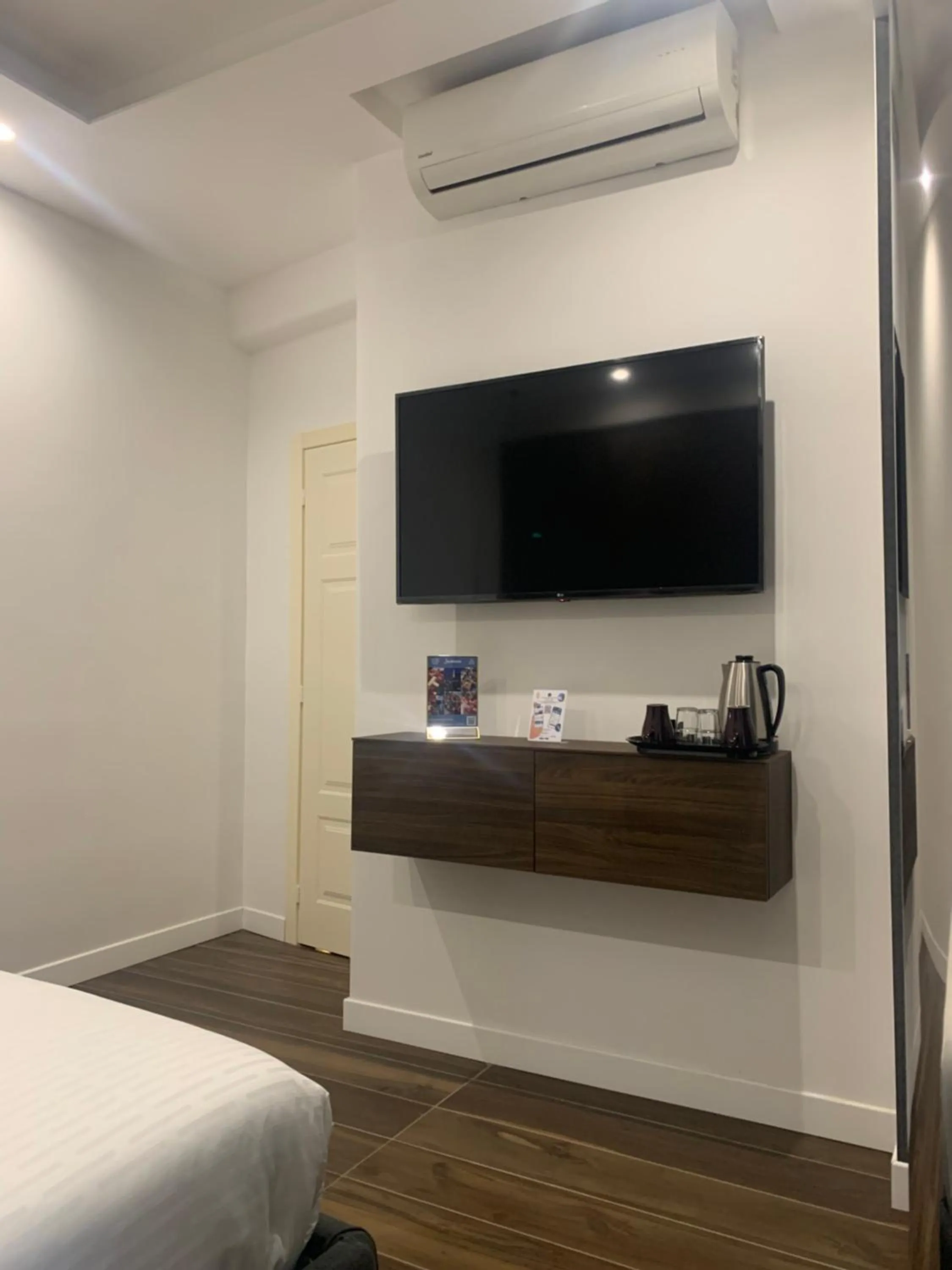 TV and multimedia, Bed in Napoliday